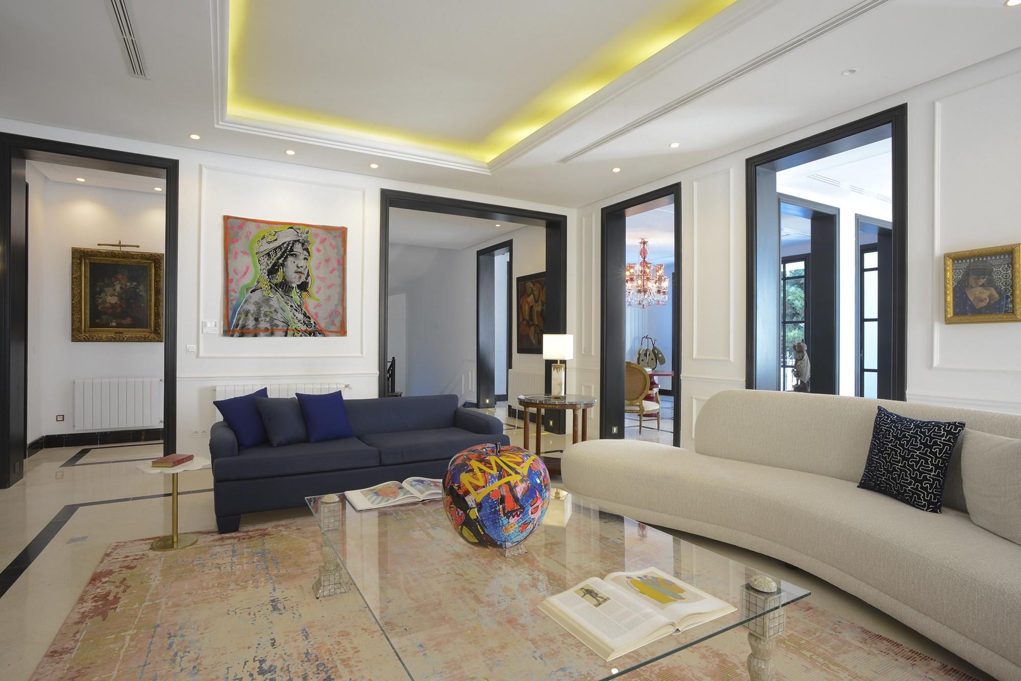 shared lounge/tv area