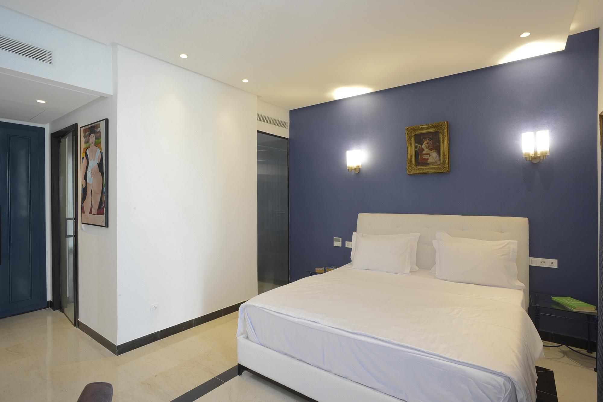 Double Room - Breakfast Included