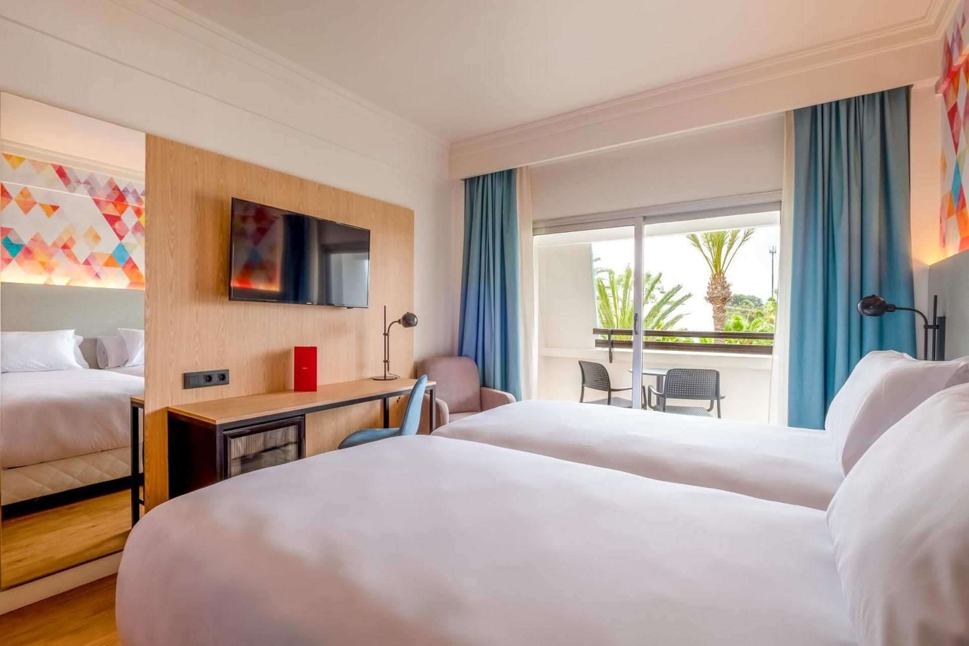 Superior Sea Side View