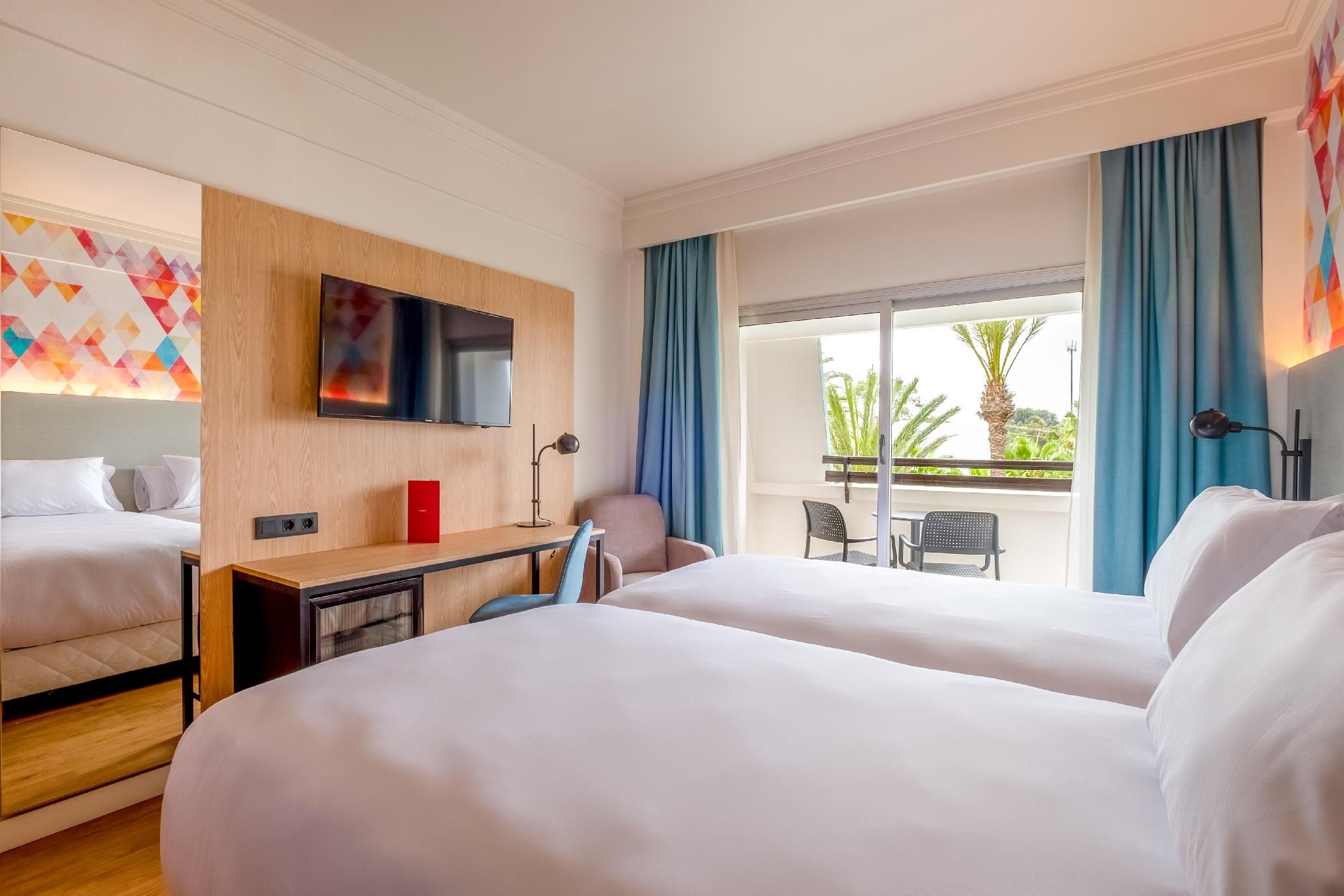 Superior Side Sea View