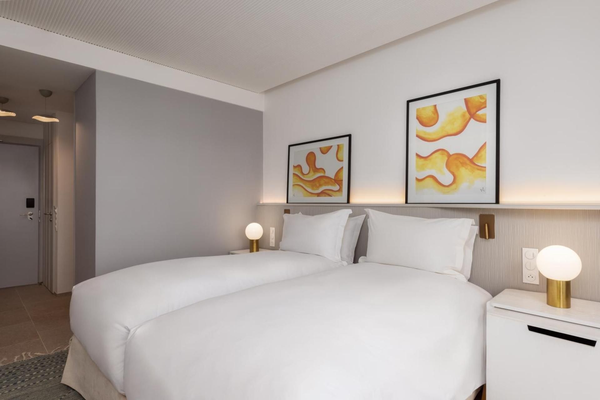 Prestige Twin Room with Partial Sea View