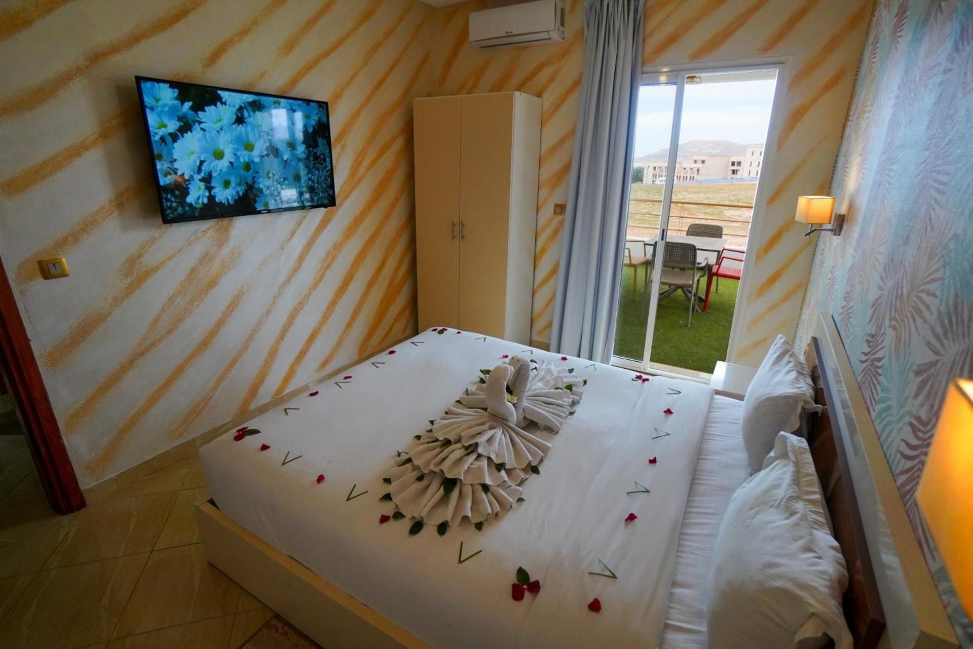 Economy Triple Room with Shared Bathroom