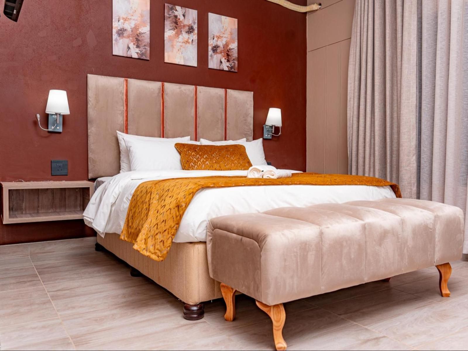 Junior Queen Room