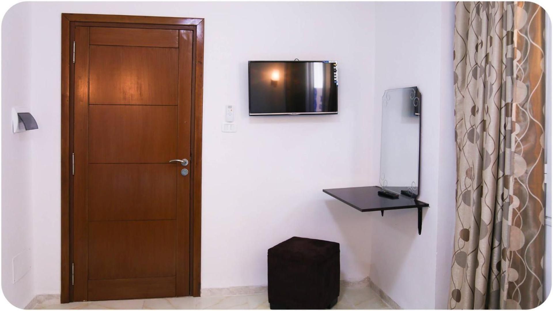 Quadruple Room with Private Bathroom