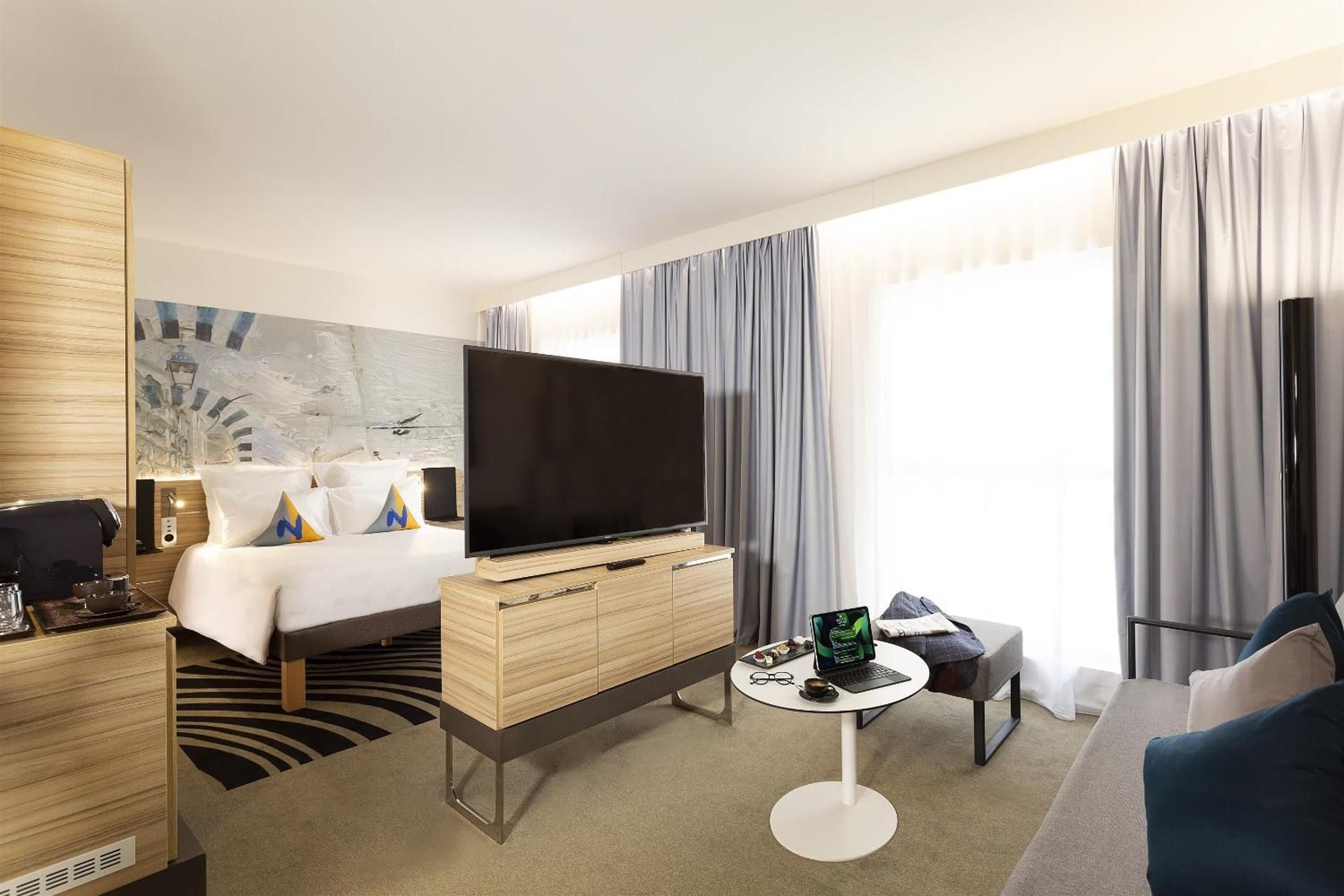 Superior Double Room with Sofa