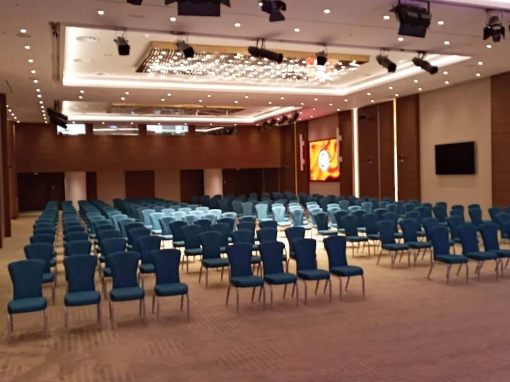 f56a0221a9a3607bb3e30b32b74ab627