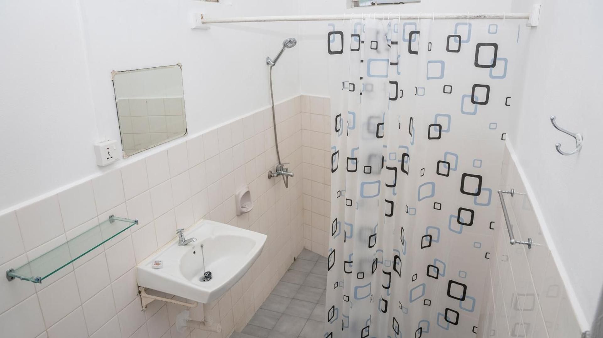 Deluxe Double Room (2 Adults + 1 Child)