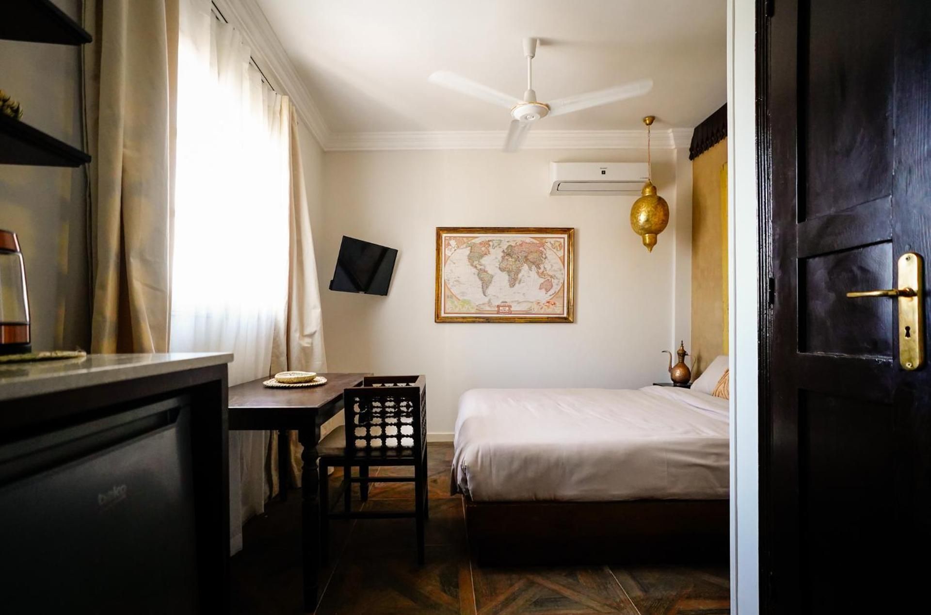 Standard Queen Room