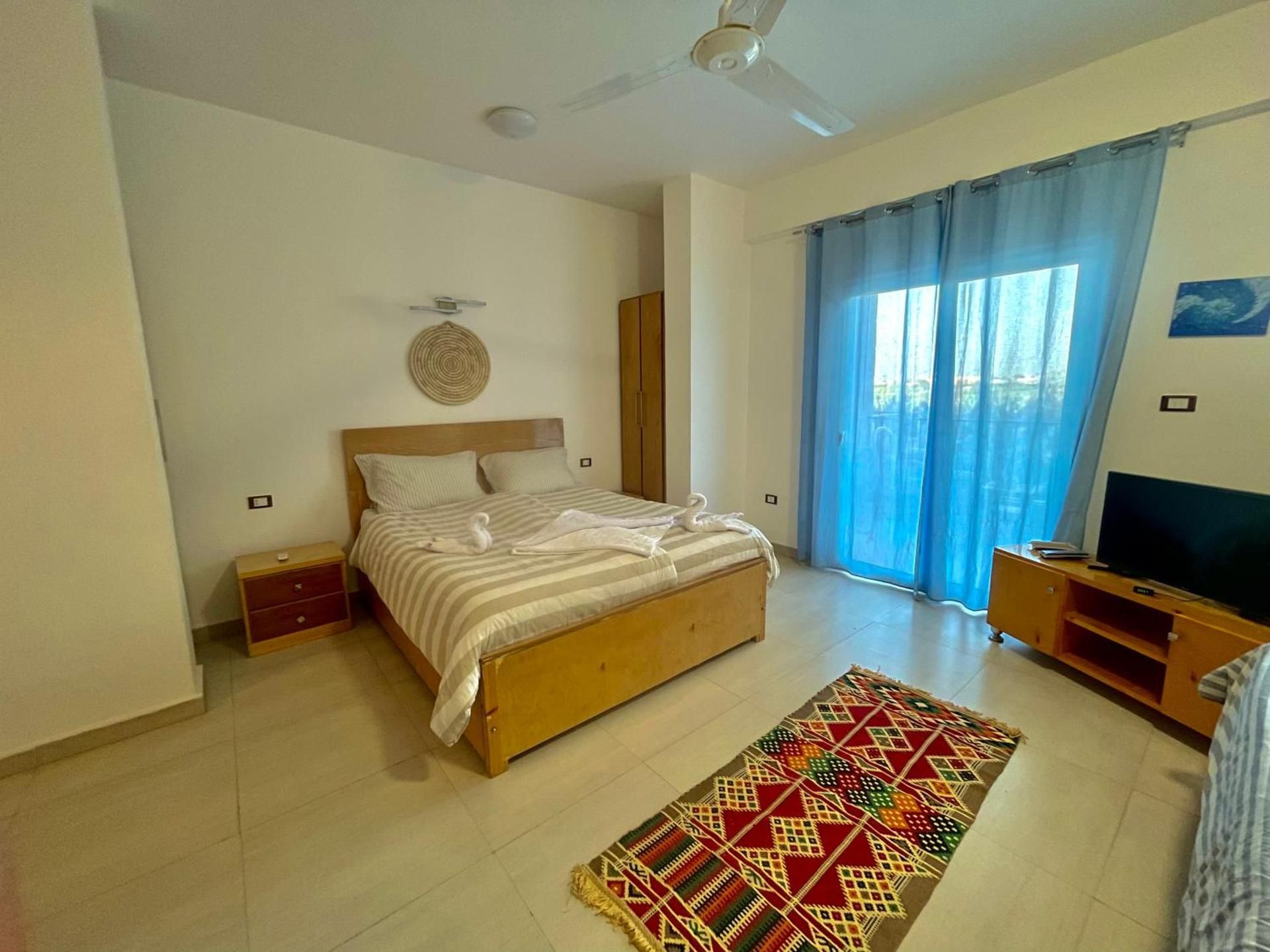 Deluxe Double or Twin Room with City View
