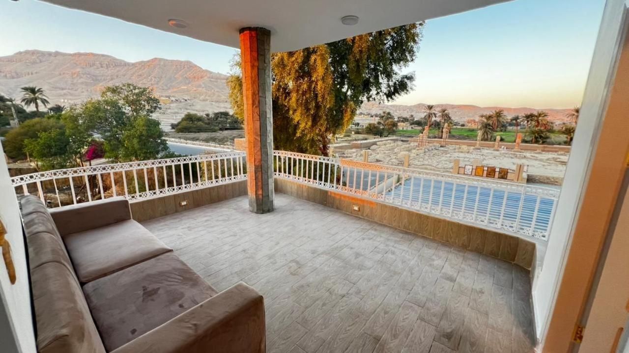 One-Bedroom Apartment with Balcony and Mountain View  