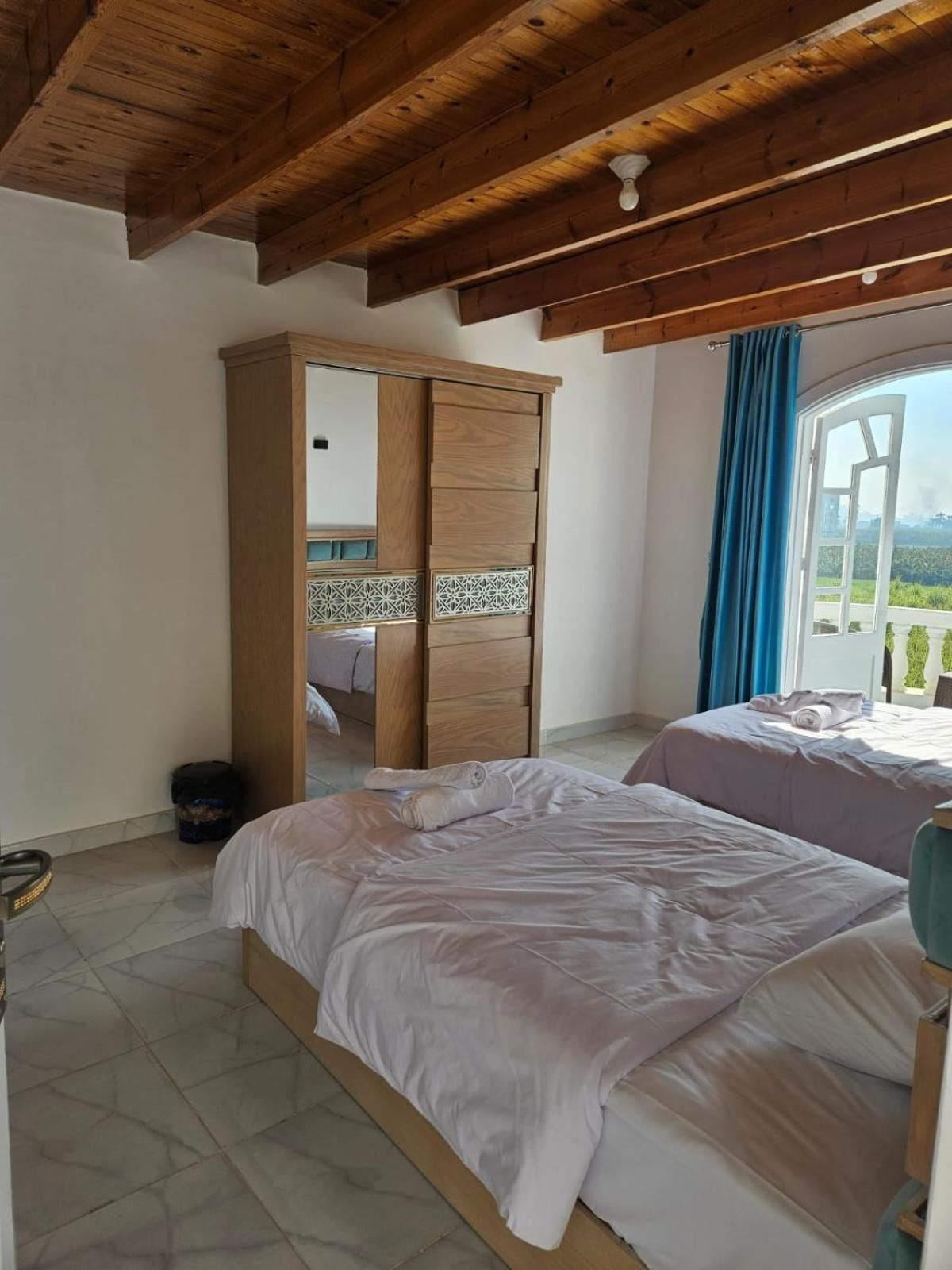Single Room With Private Bathroom
