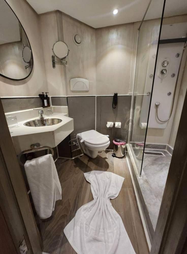 Deluxe Twin Room with Sea View