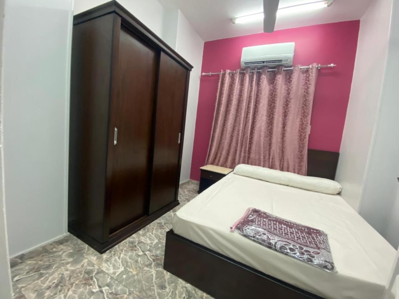 Two-Bedroom Apartment (5 Adults) - King Bed & 3 Single Beds