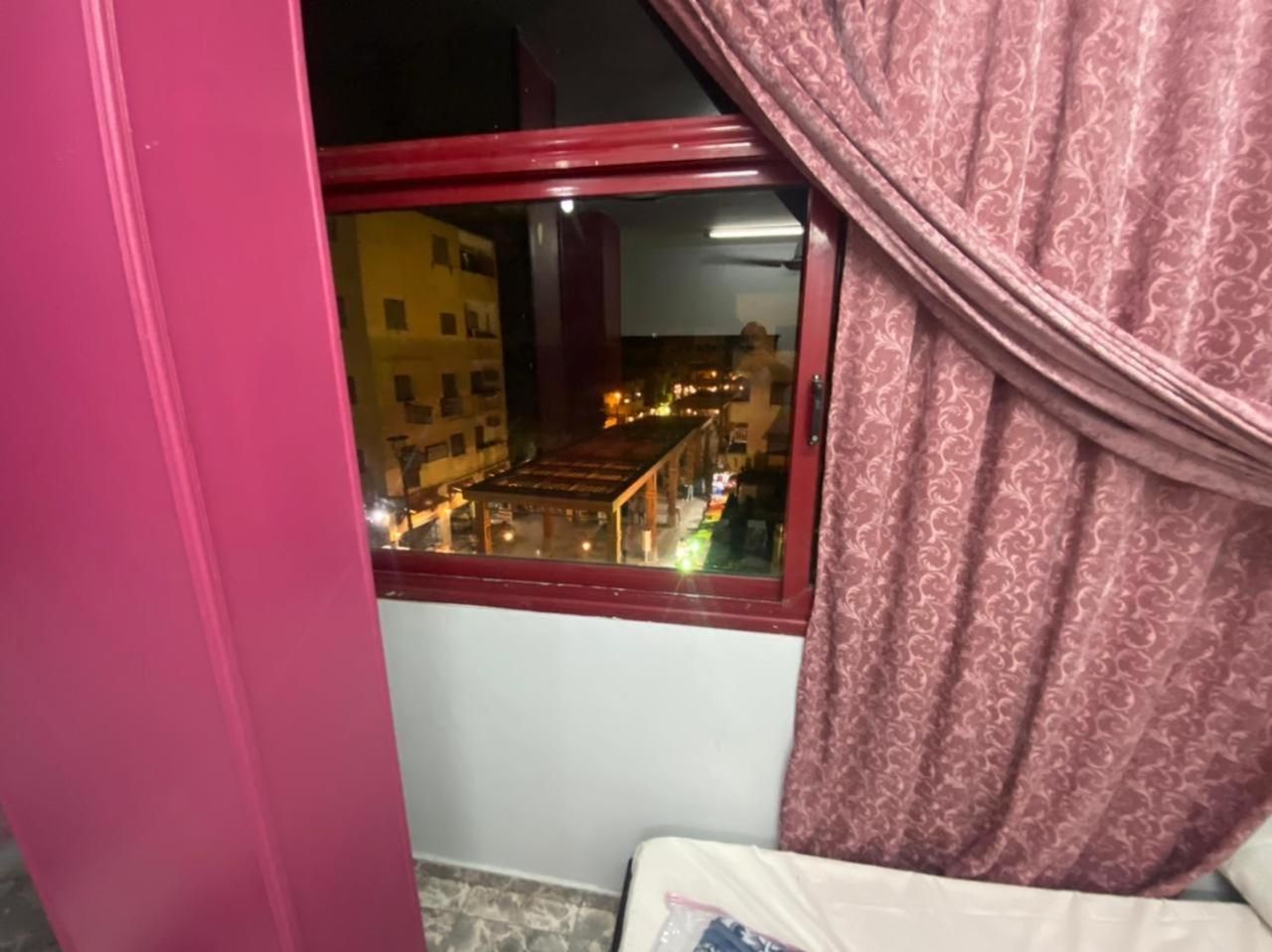 Two-Bedroom Apartment (5 Adults) - King Bed & 3 Single Beds