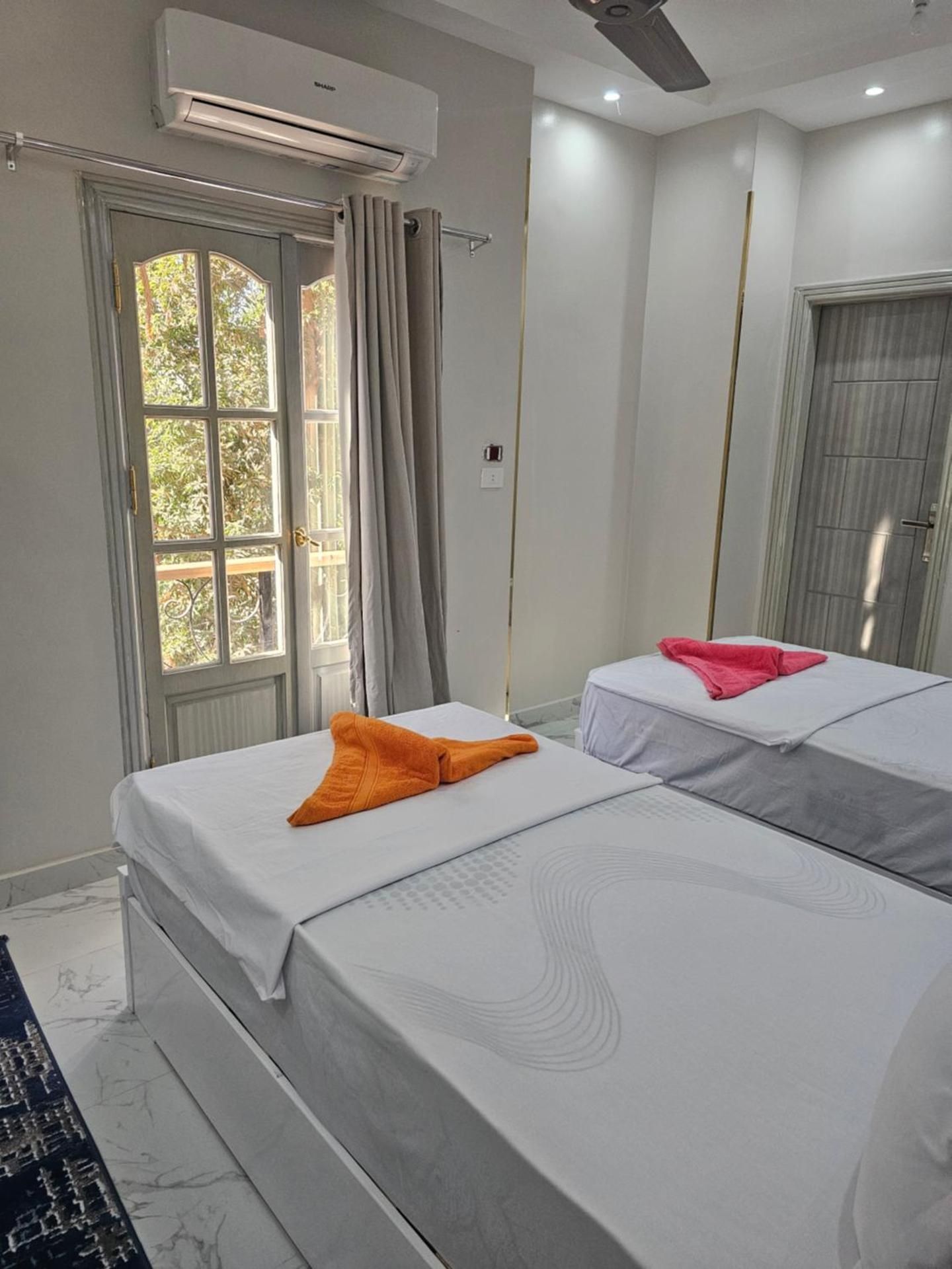 Twin Room with Private Bathroom