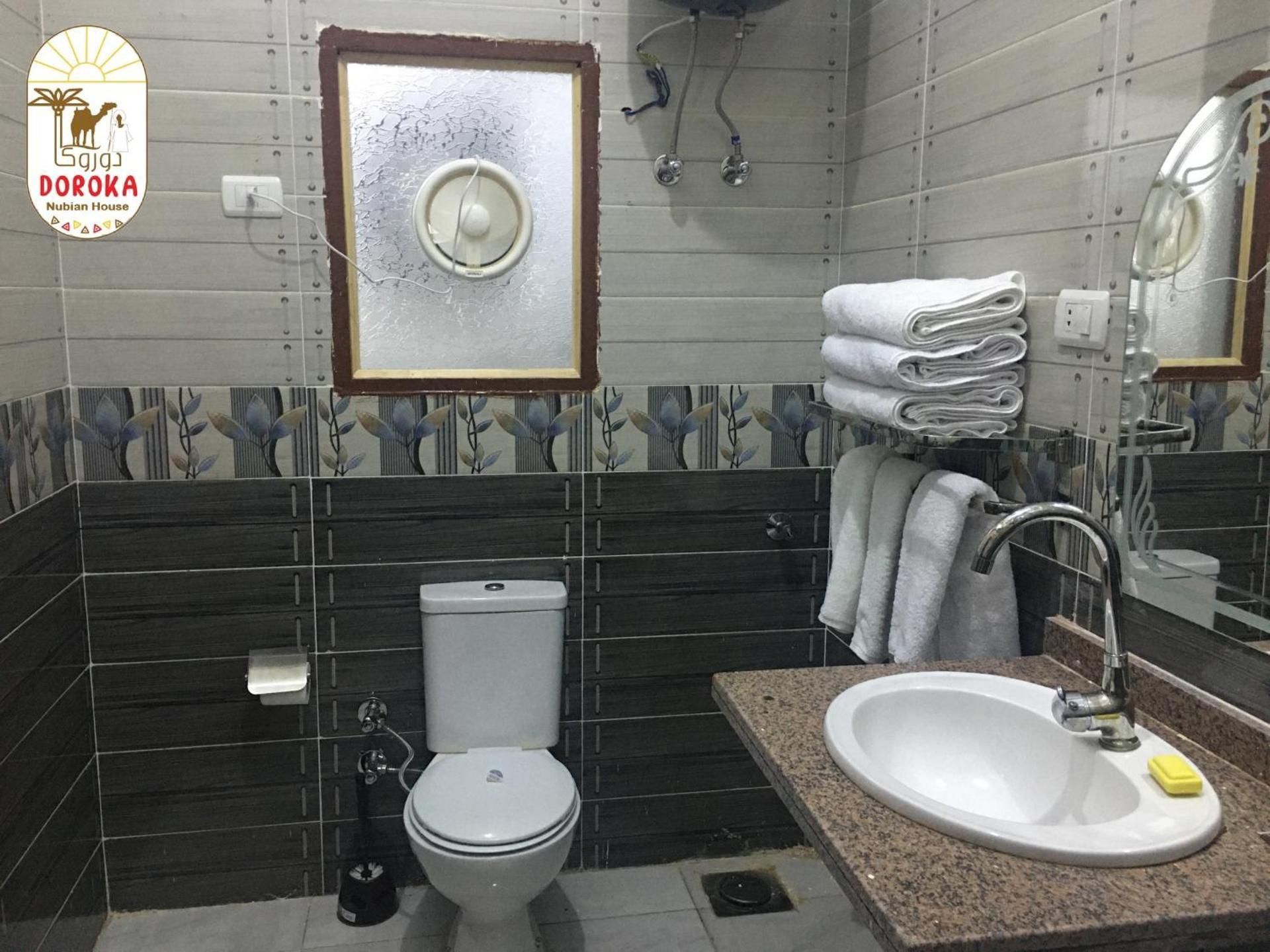 Deluxe Double Room with Side Sea View