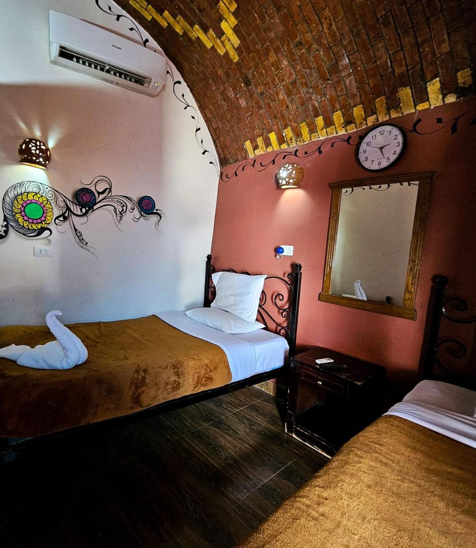 Deluxe Double Room with Side Sea View