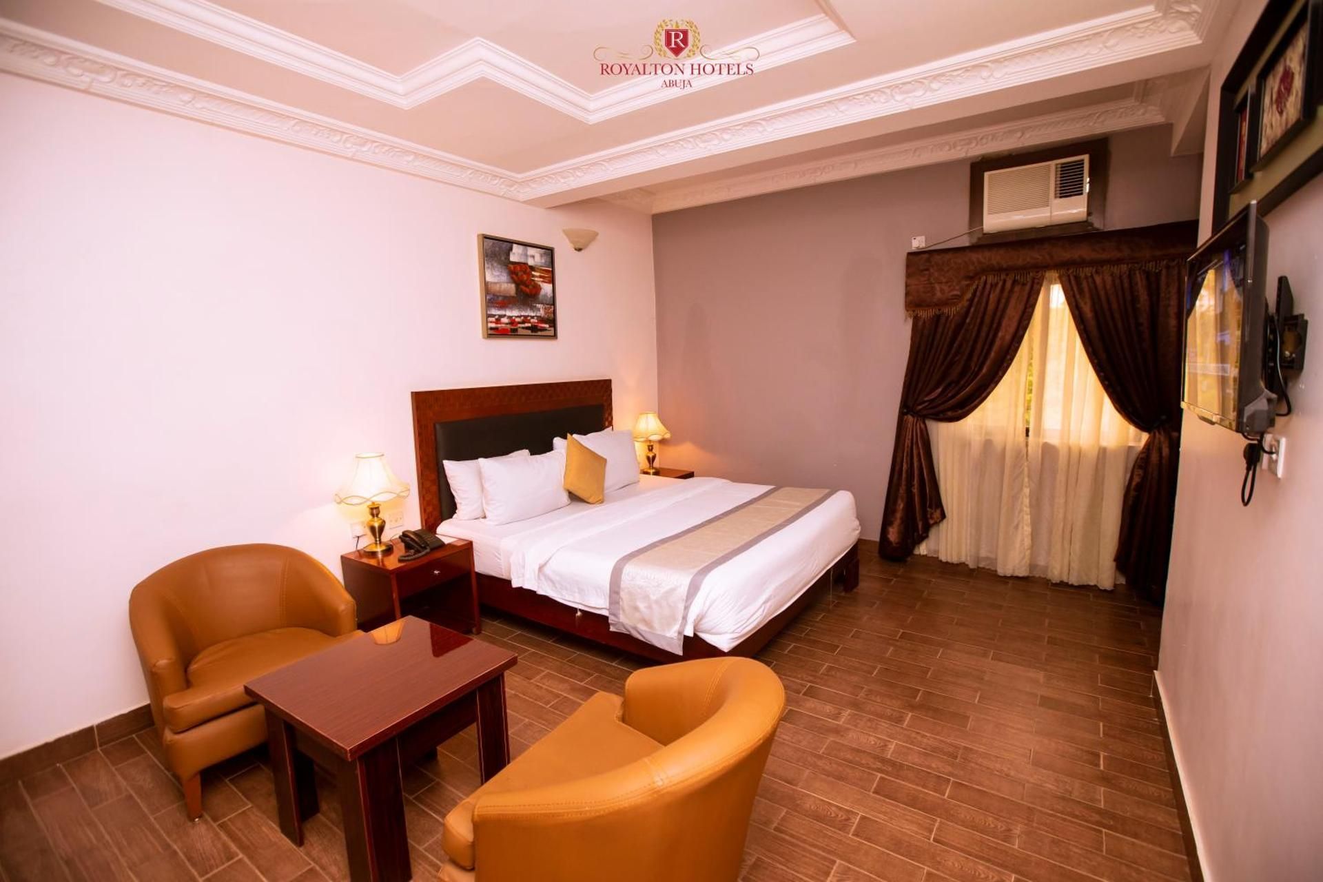 Deluxe Suite