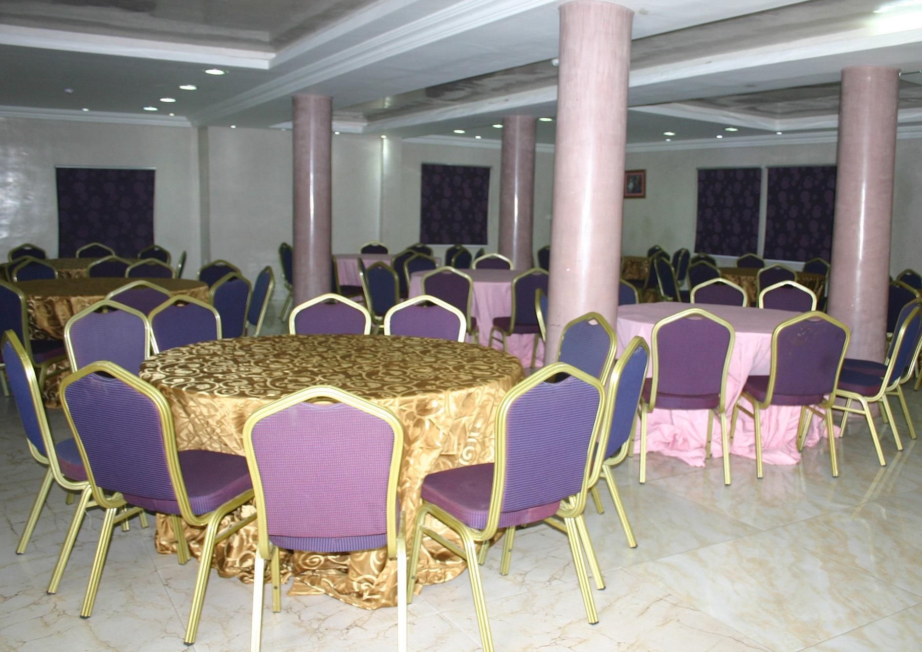 Petrus Hotels Royale