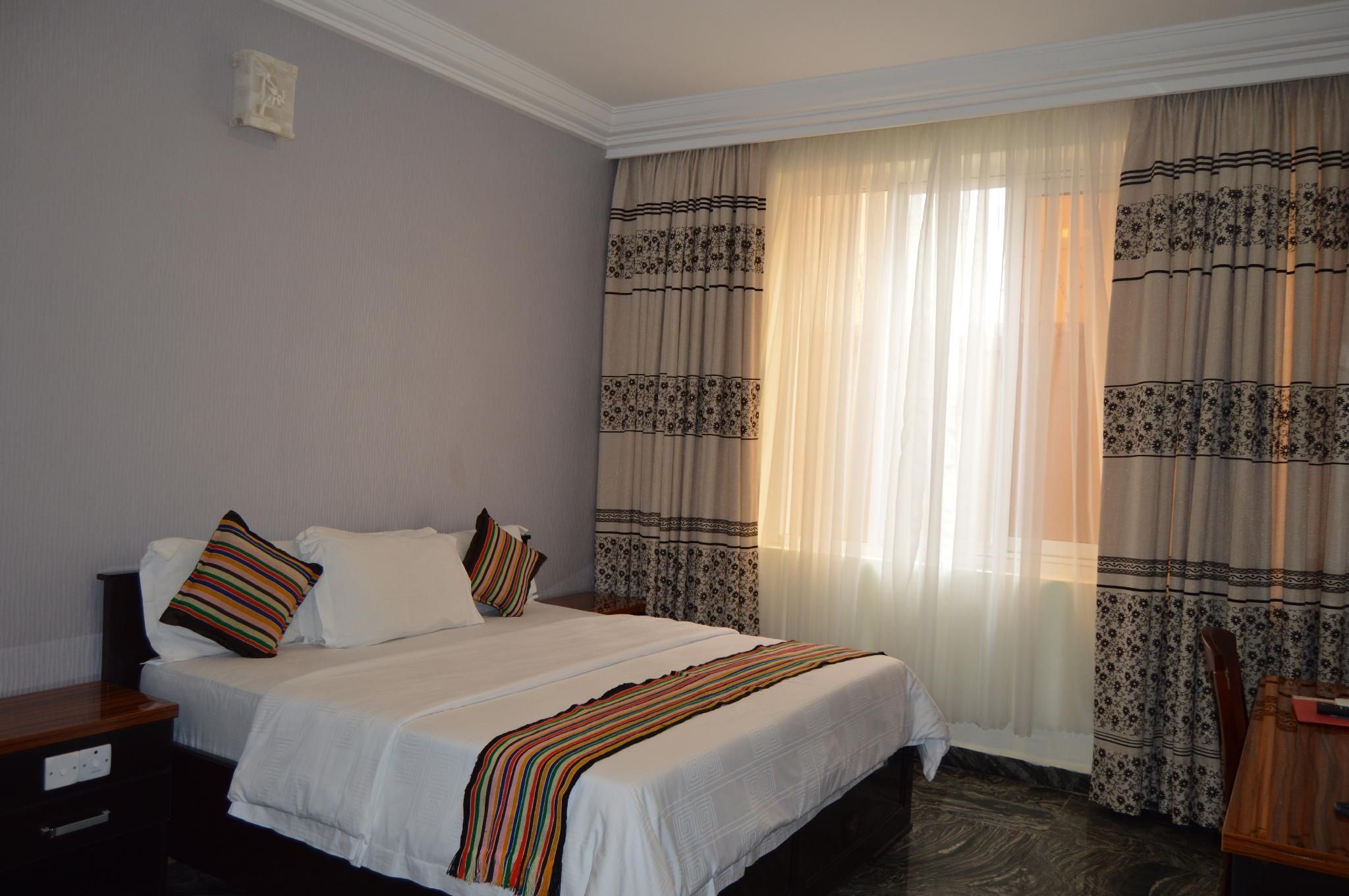 Hans Place Hotel Executive Room 8