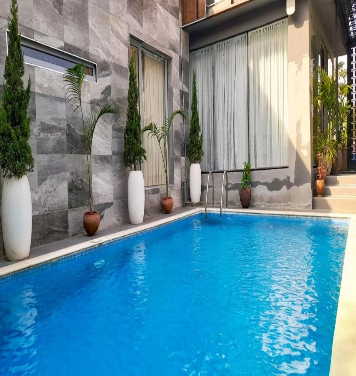 Iris Hotel, Maitama