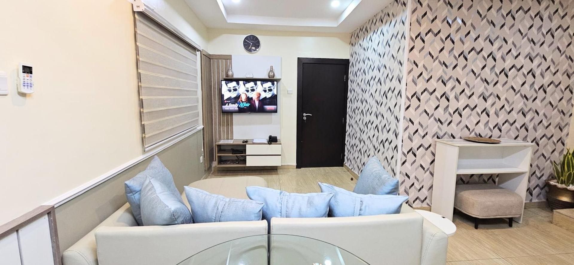 The Leneade One-Bedroom Apartment 2