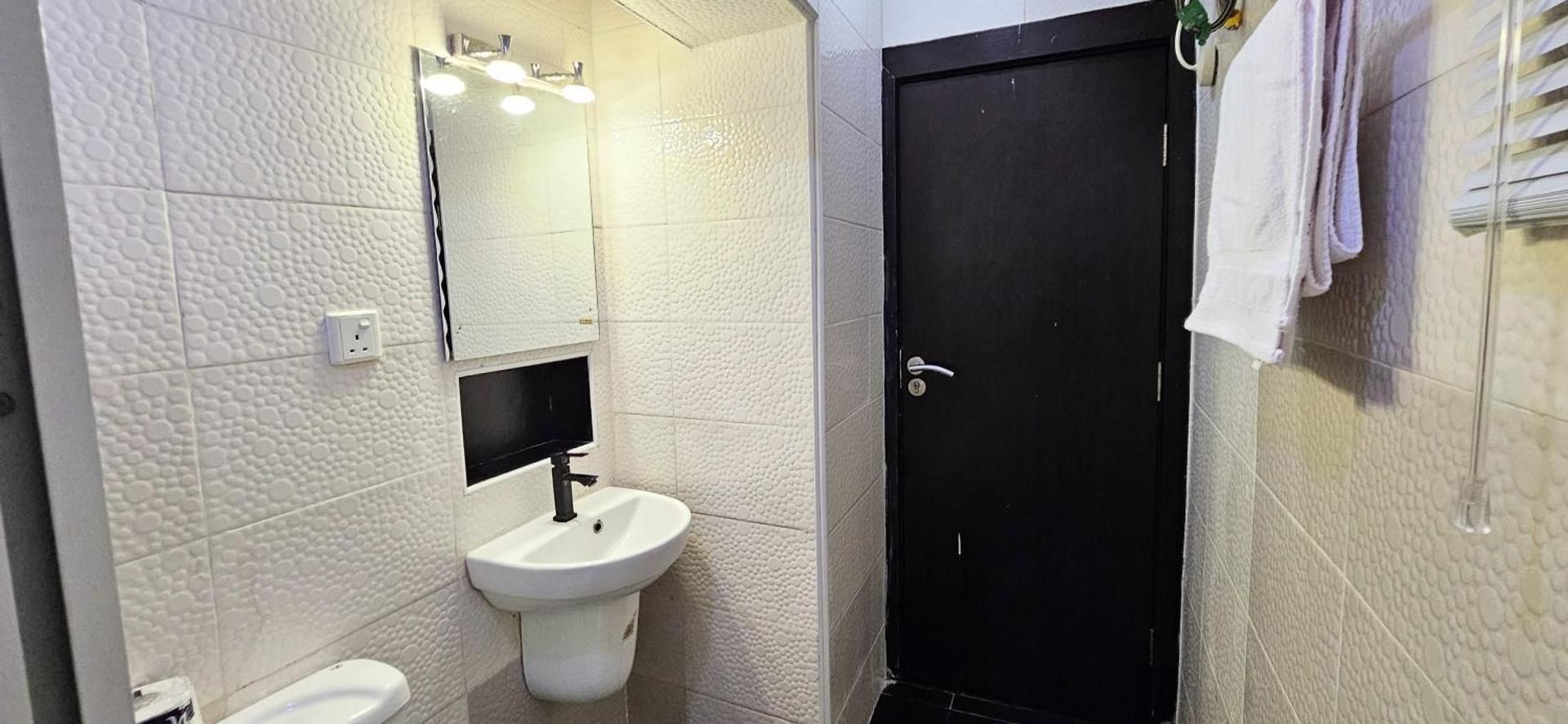 The Leneade One-Bedroom Apartment