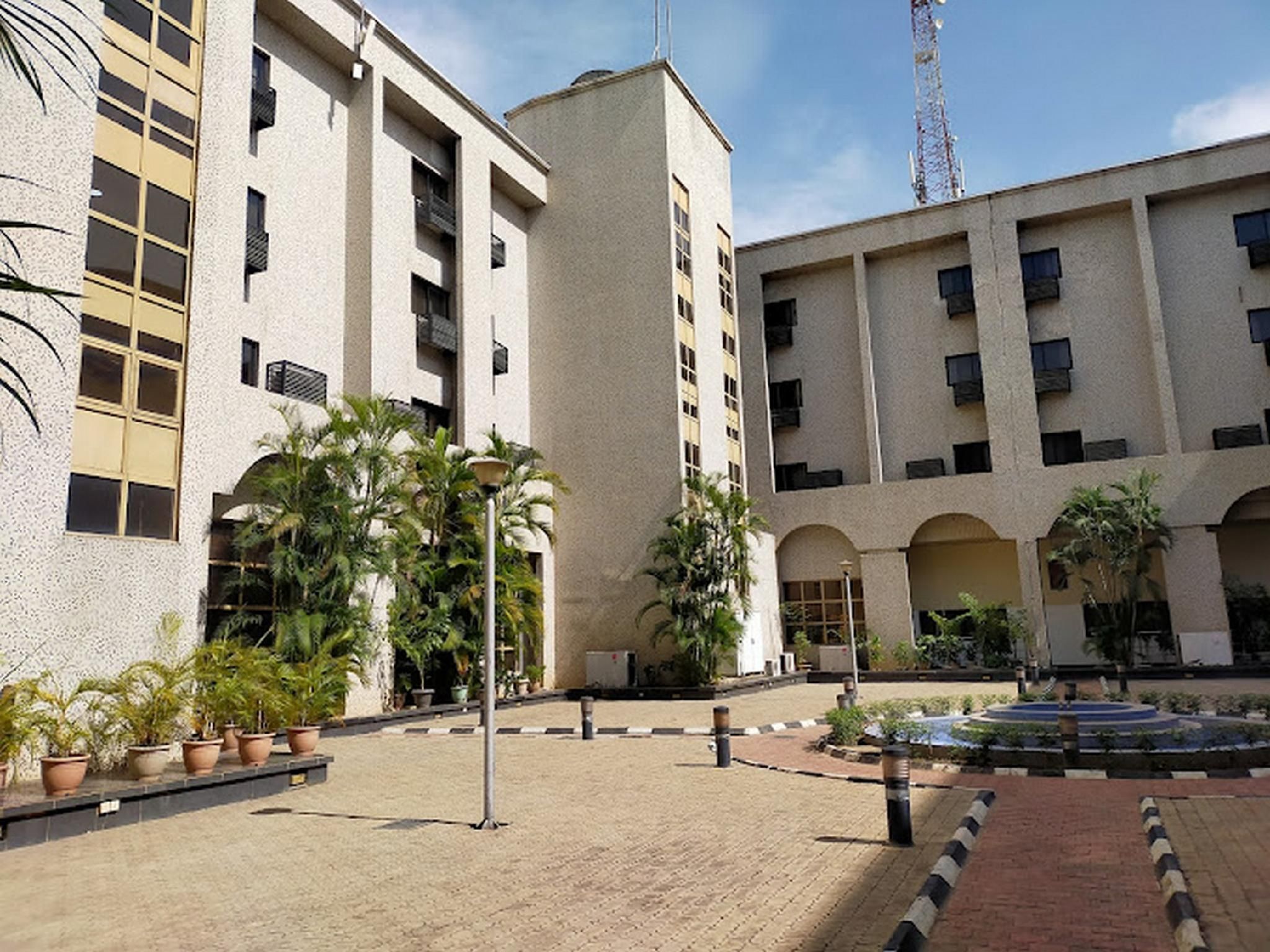 Rockview Hotel Royale