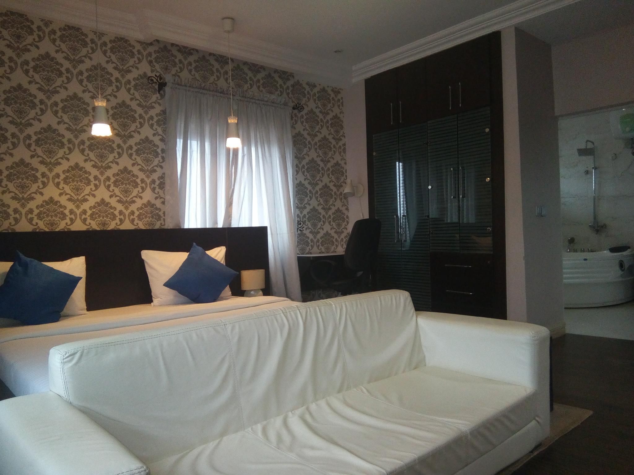 One Bedroom Apartment