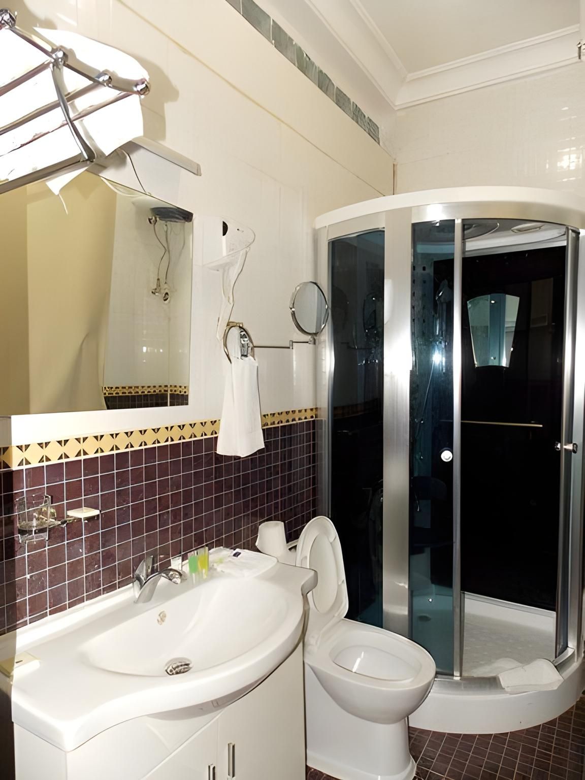 Ajuji Greenwich Hotels Superior Room 2