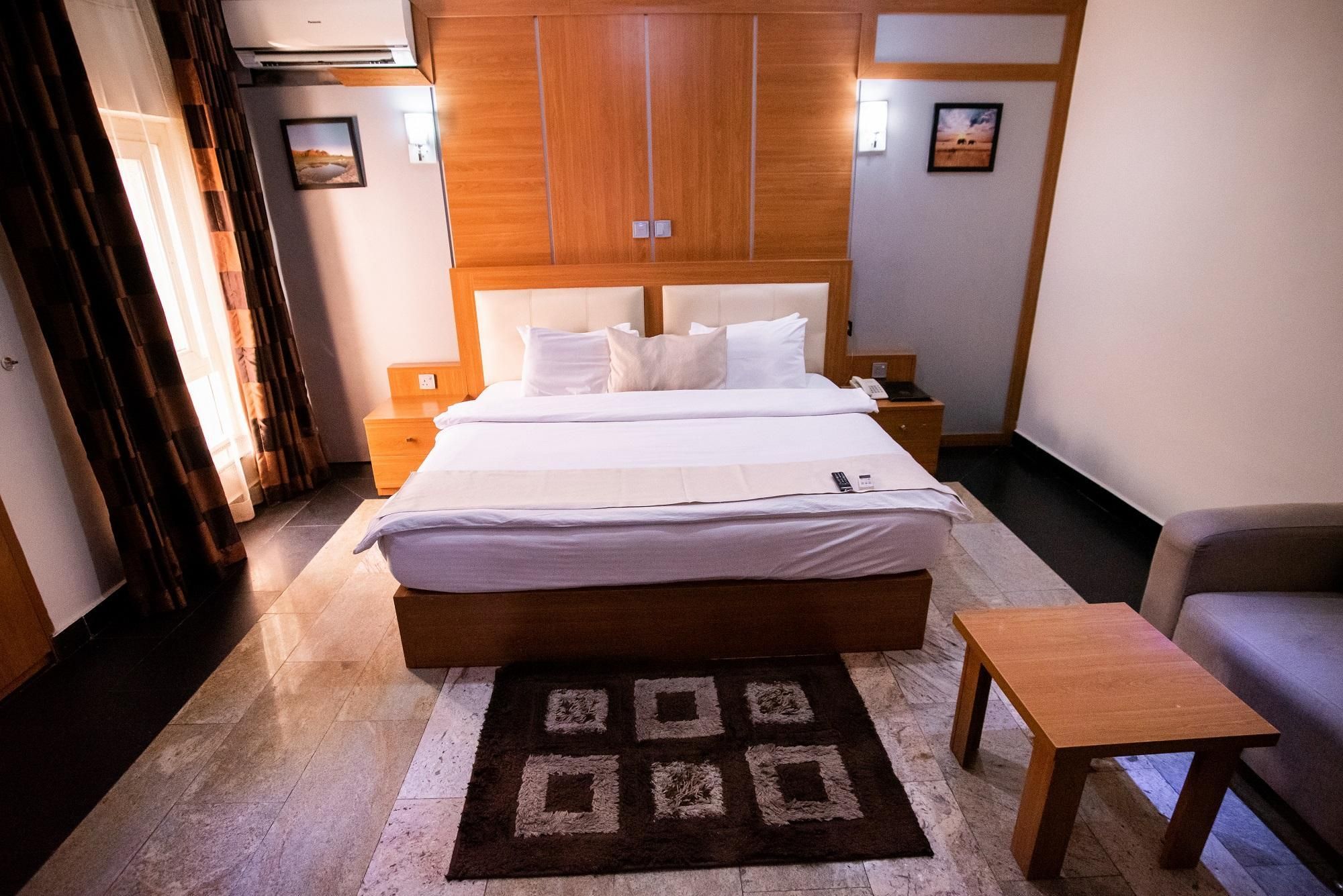 Alcove Suite