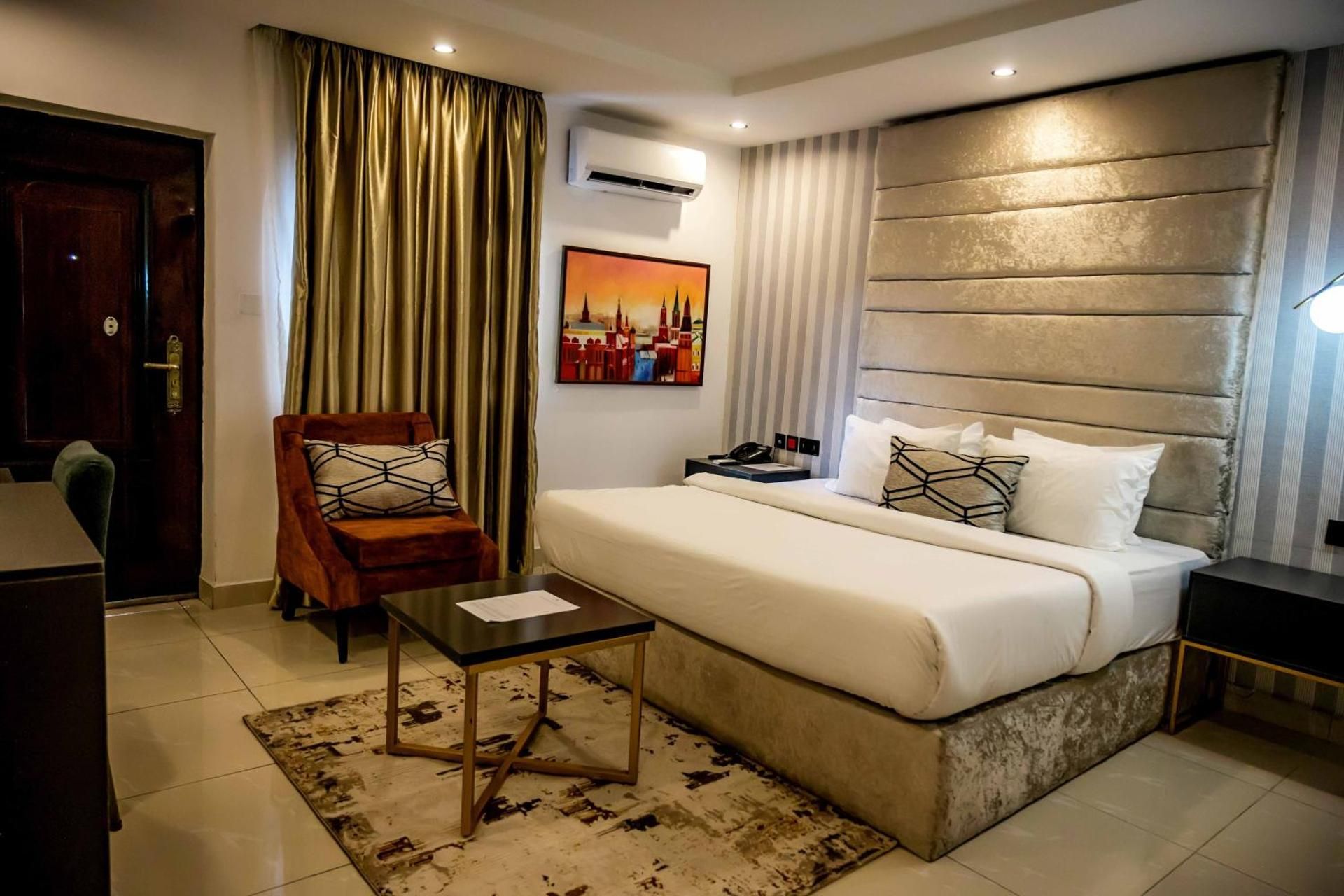 Deluxe Suite