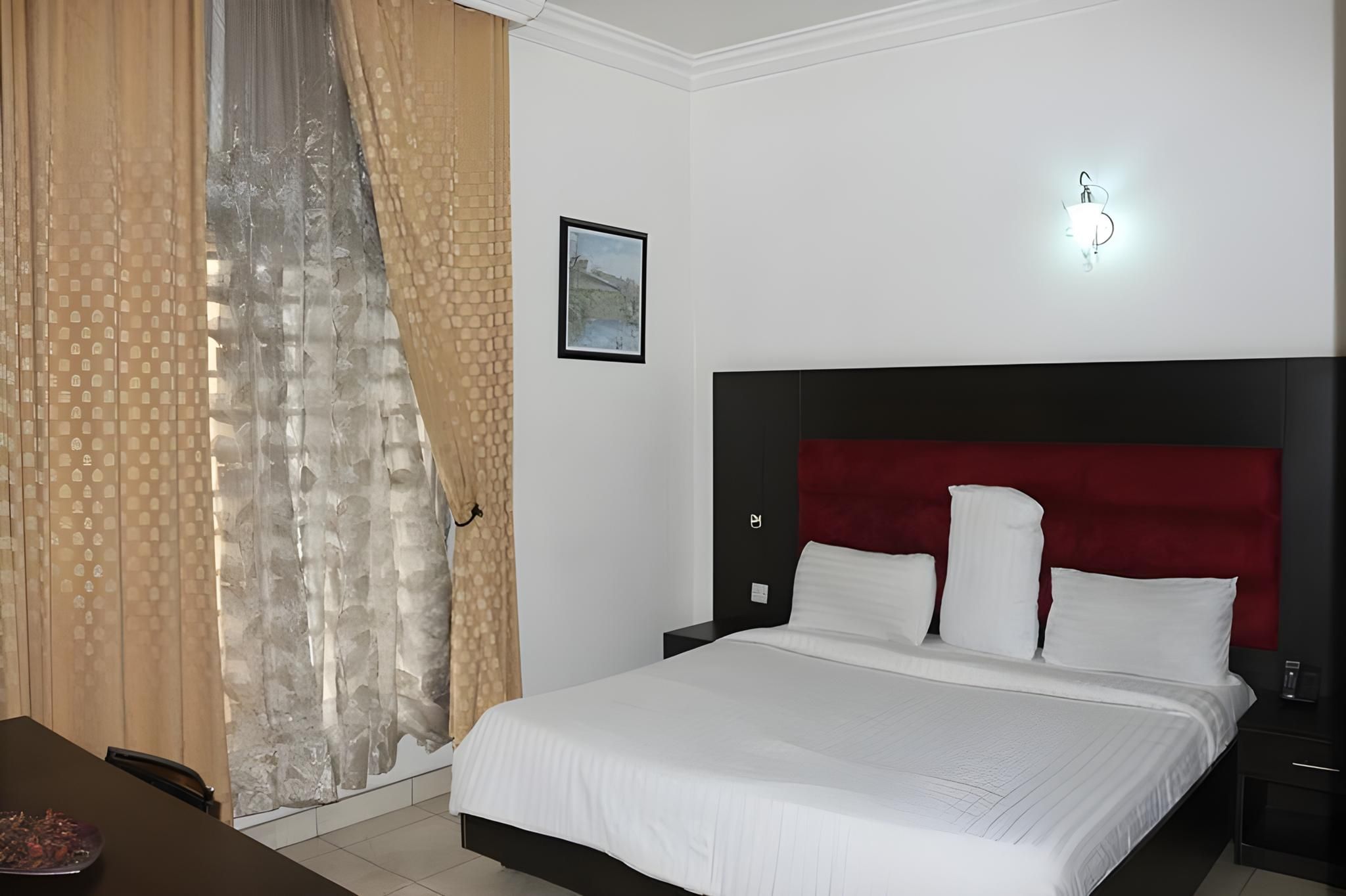 1804 Boutique Hotel Business Room 2