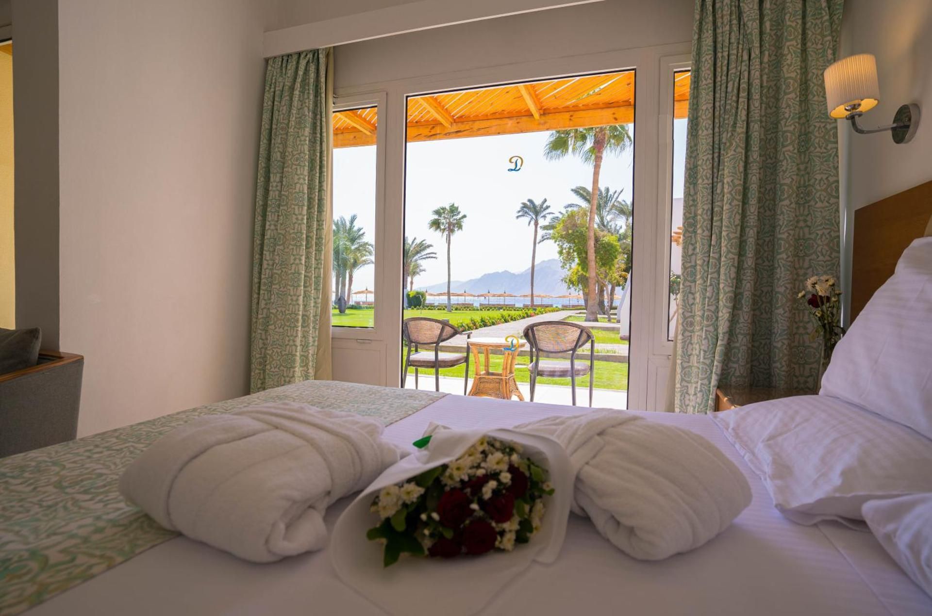 Special Offer- Standard Twin Room with Side Sea View - Egyptian and Residents Only