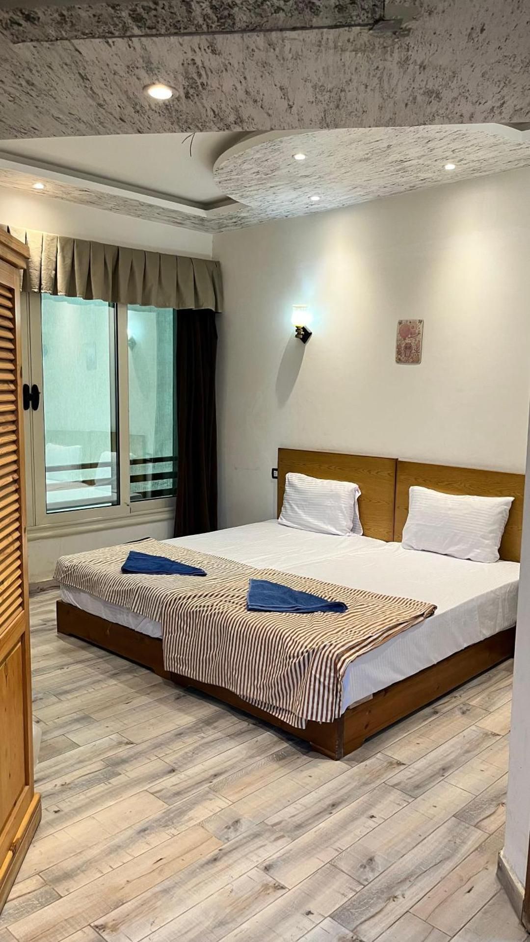 Deluxe Double Room with Side Sea View