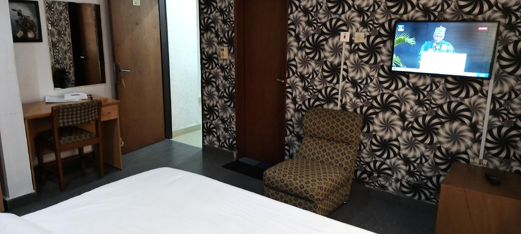 Calawazobia Hotel Deluxe 3