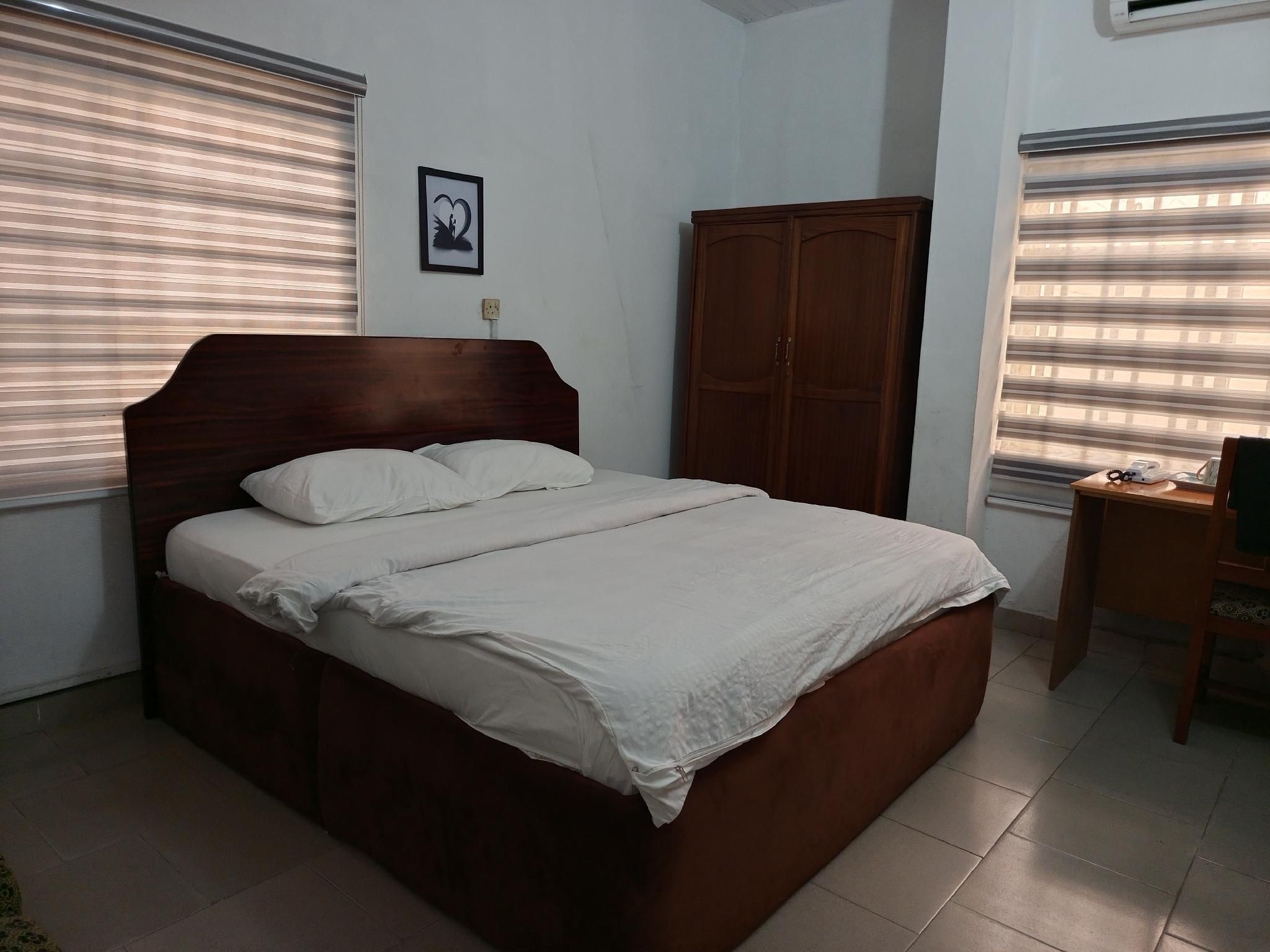 Calawazobia Hotel Executive 2