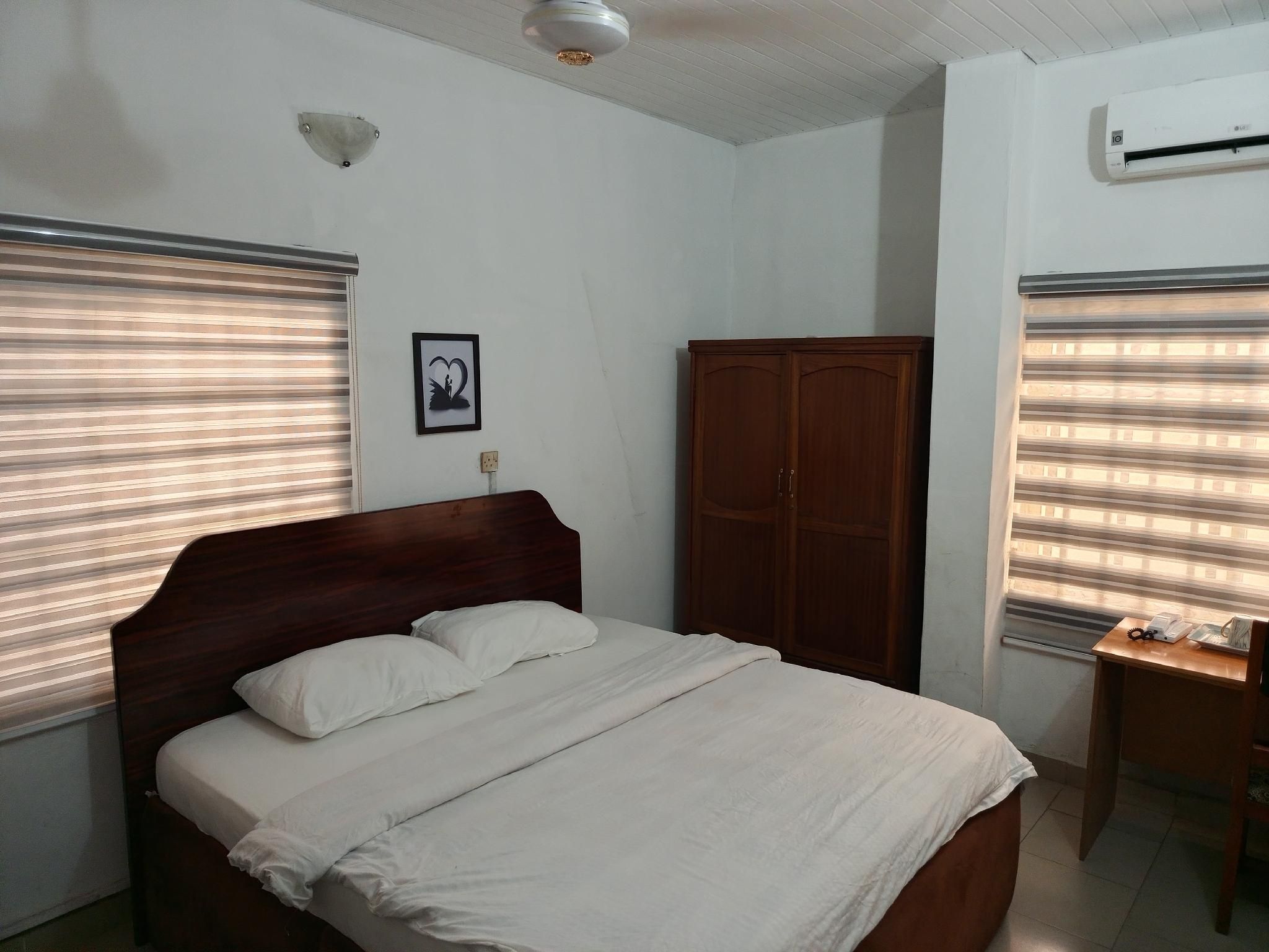 Calawazobia Hotel Executive 3