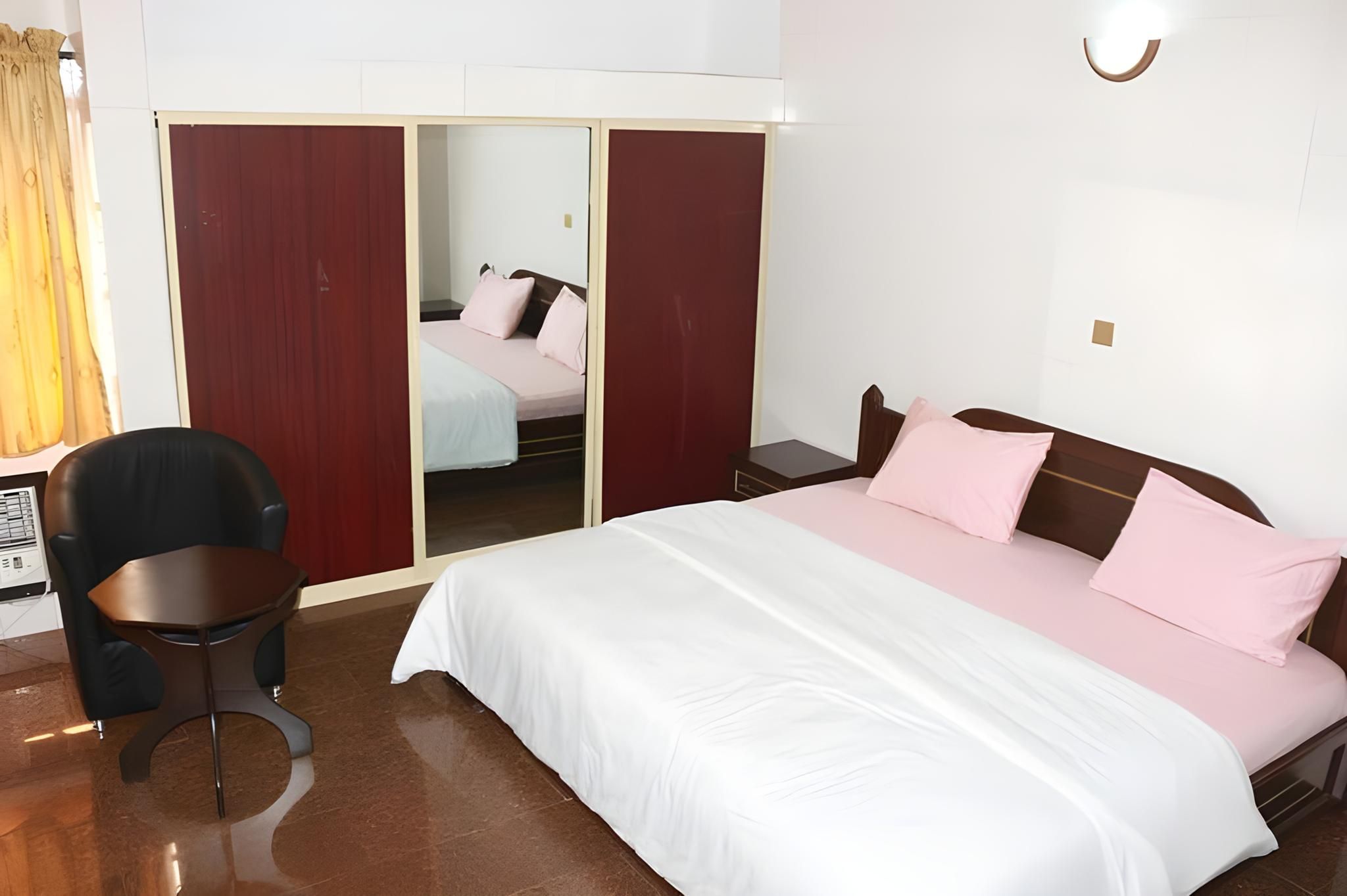 Cute Villa Hotel and Suites Royal Suite