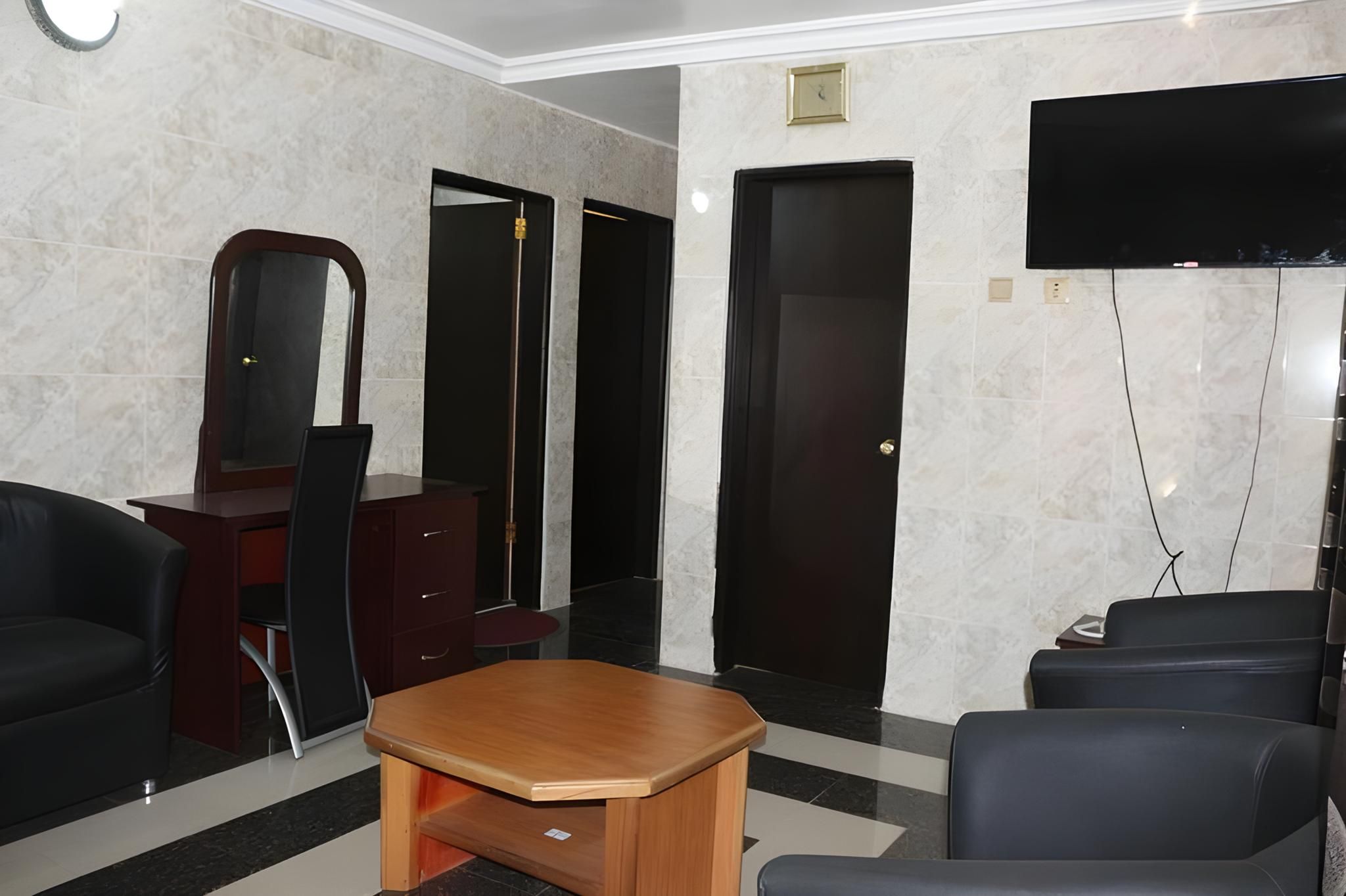 Cute Villa Hotel and Suites Suite 2