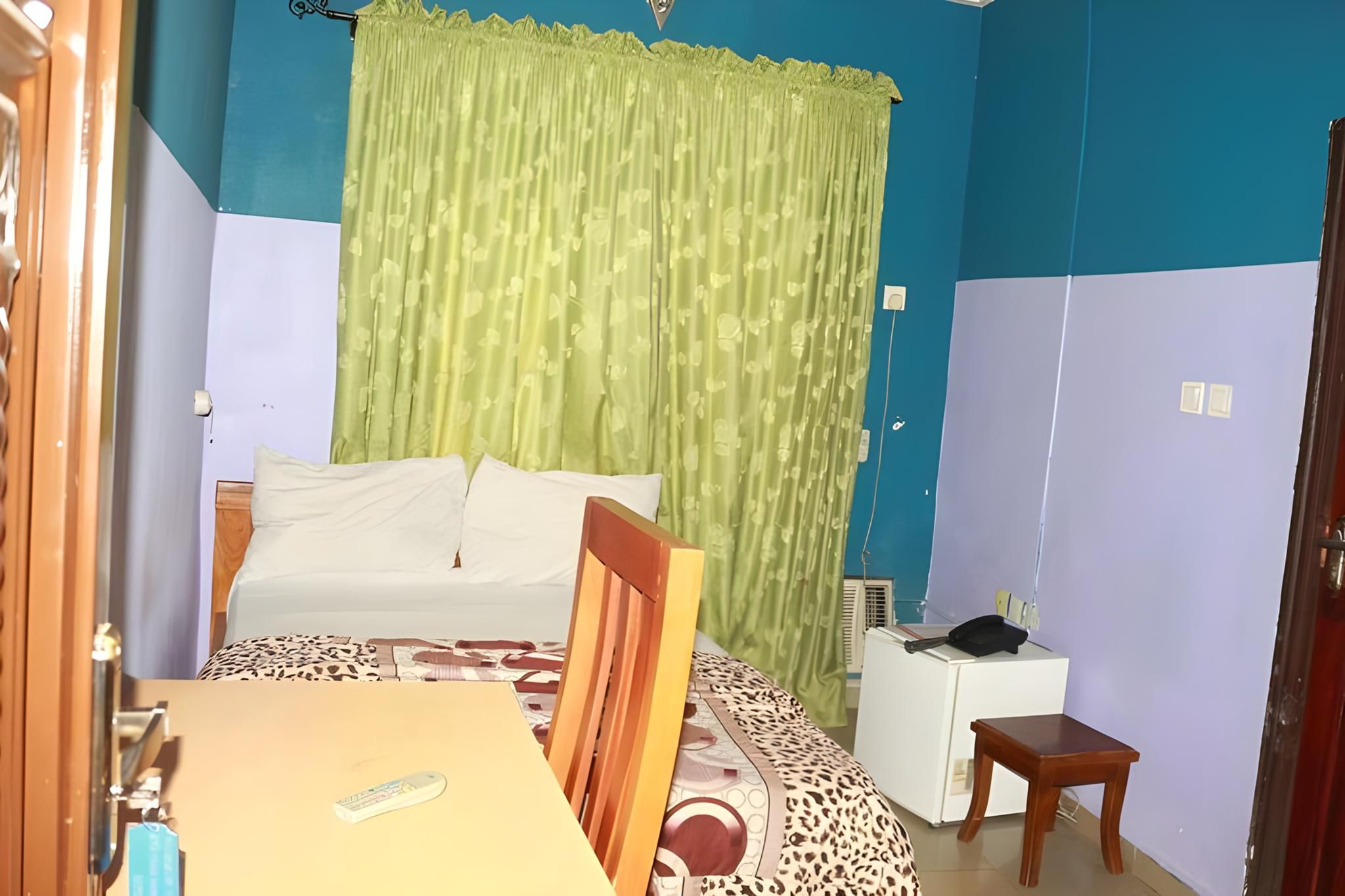 Hummer Hotel Standard Room 3