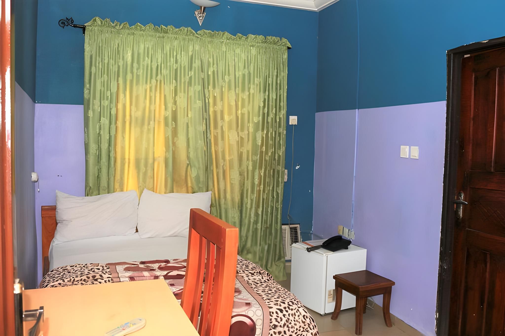 Hummer Hotel Standard Room 2