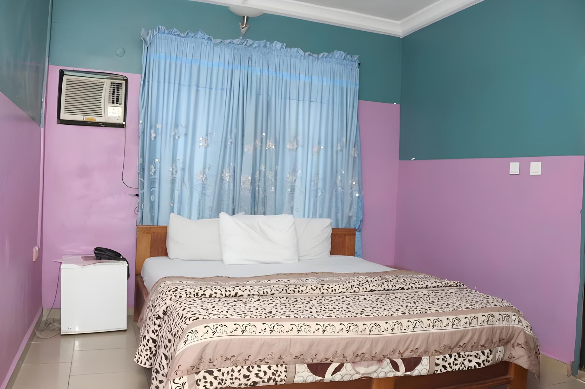 Hummer Hotel Classic Room 2