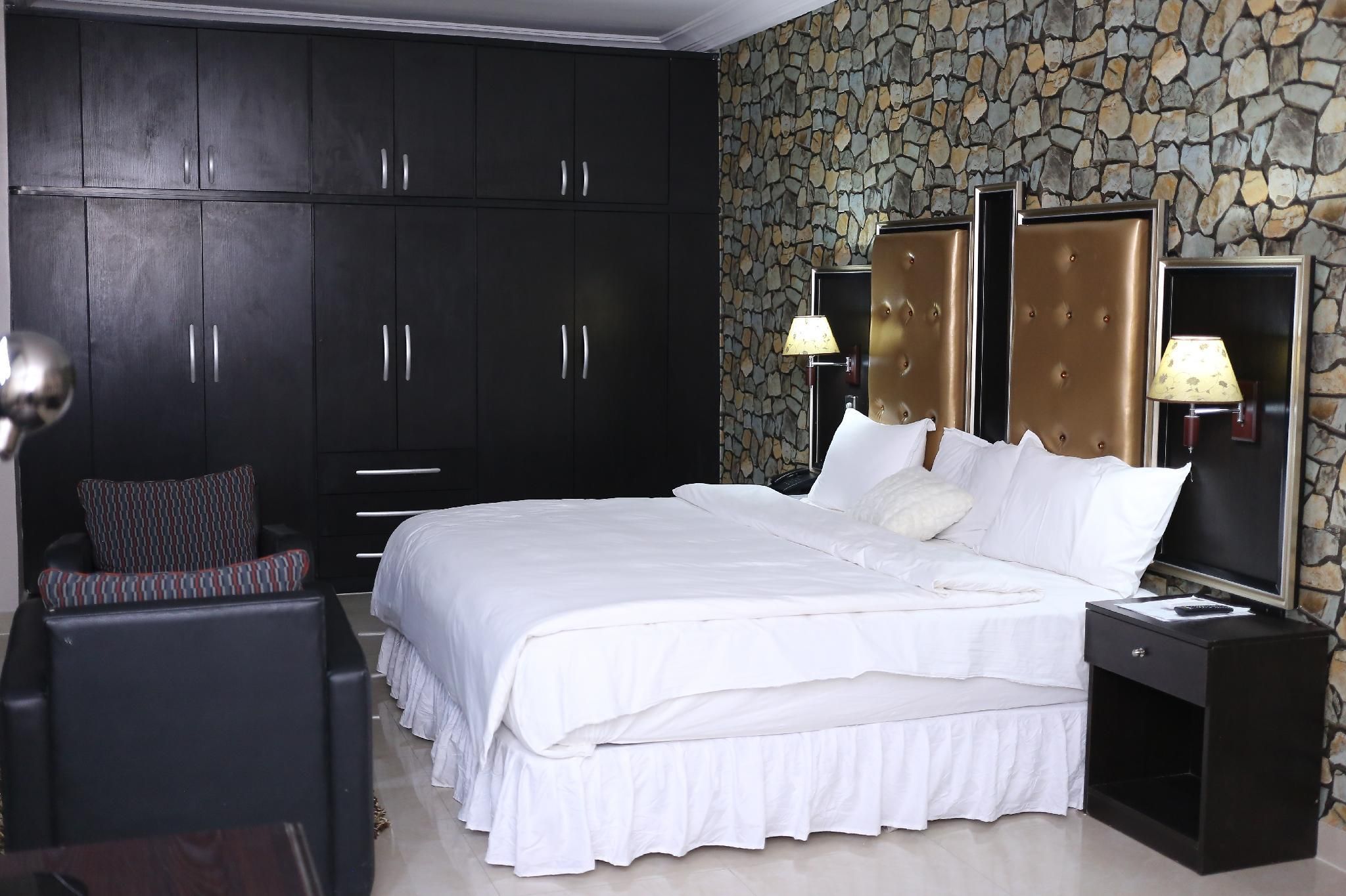 Aliz Suite
