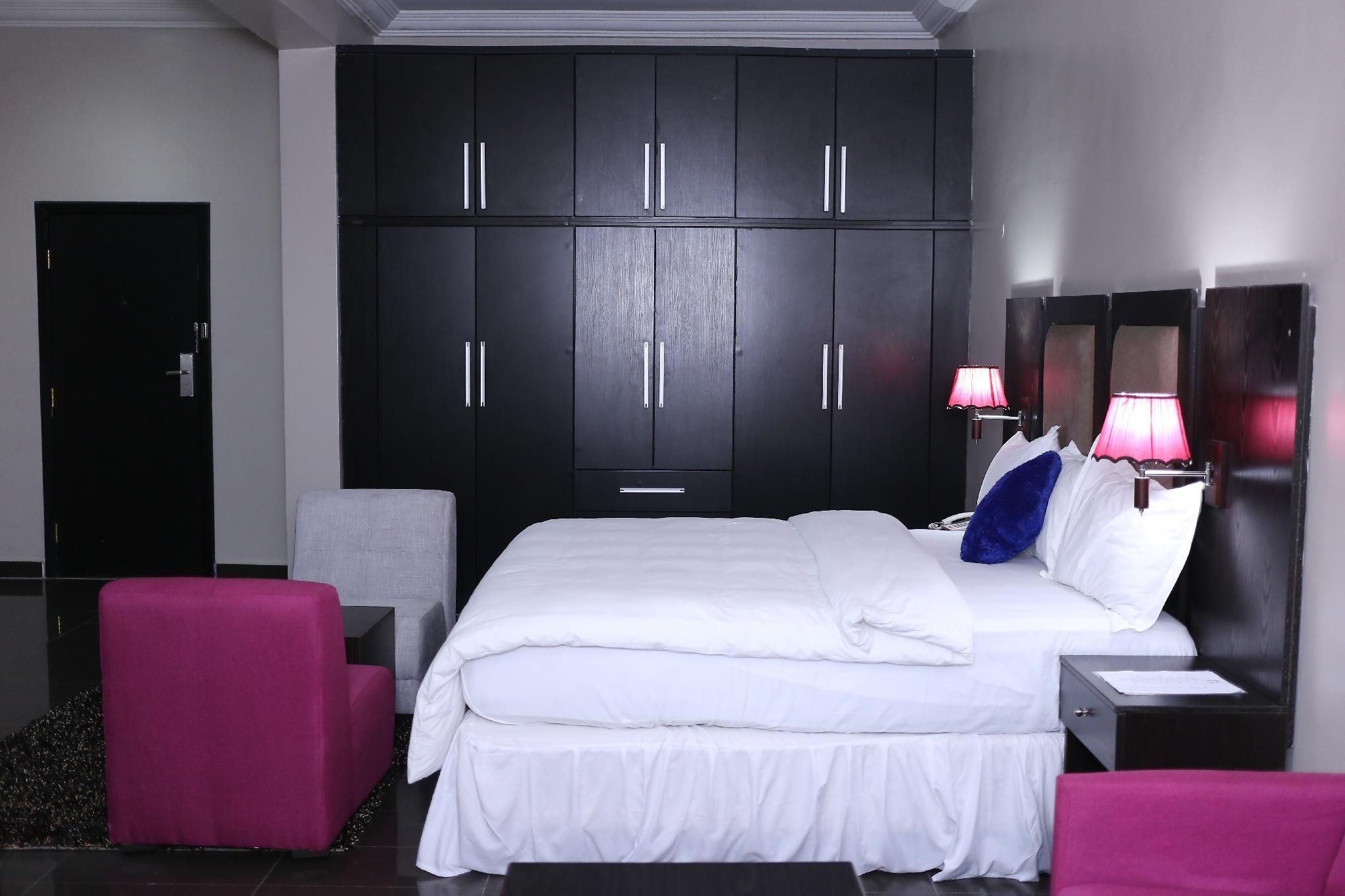 Ambruz Royale Room