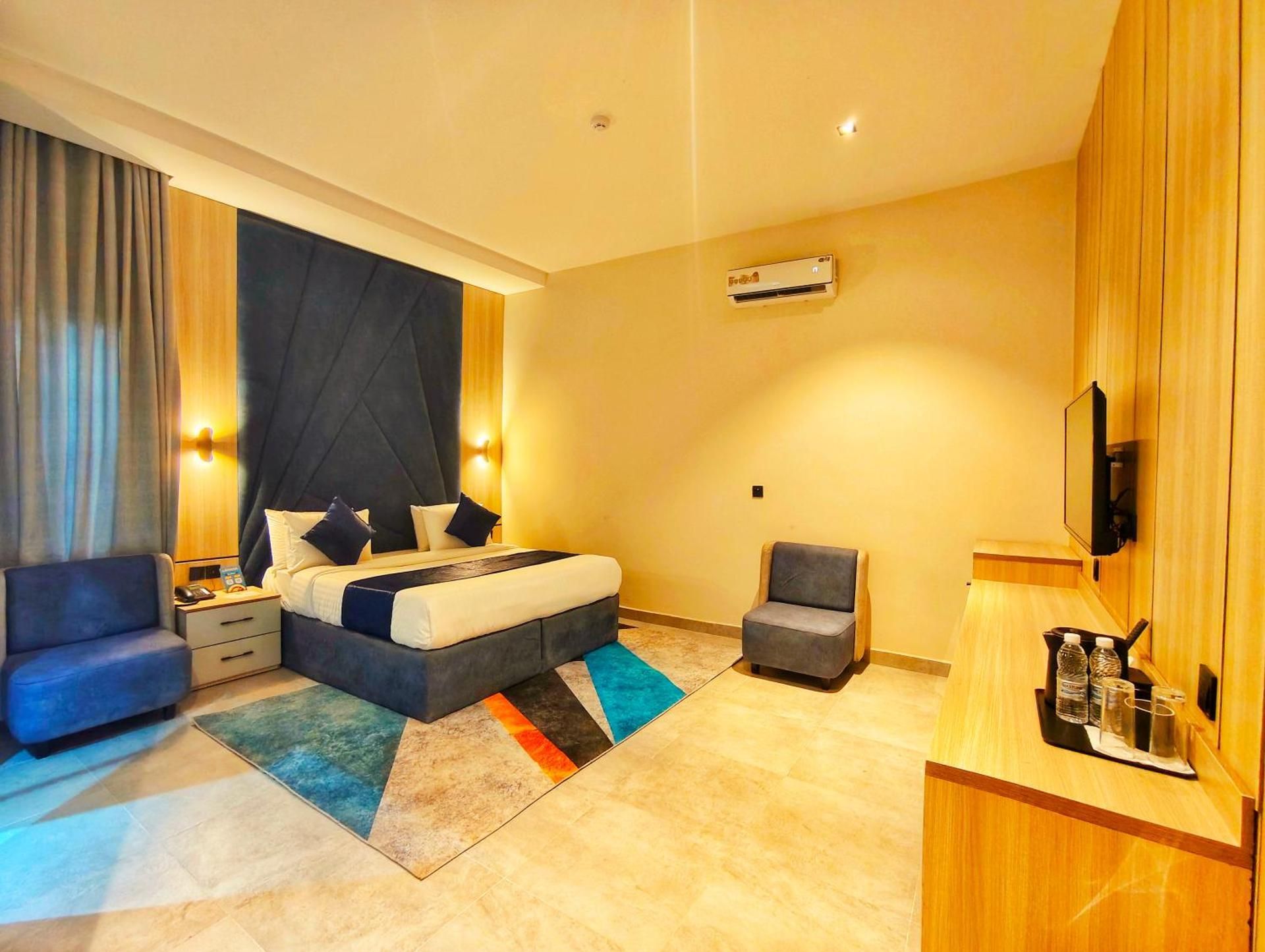 Superior King Room