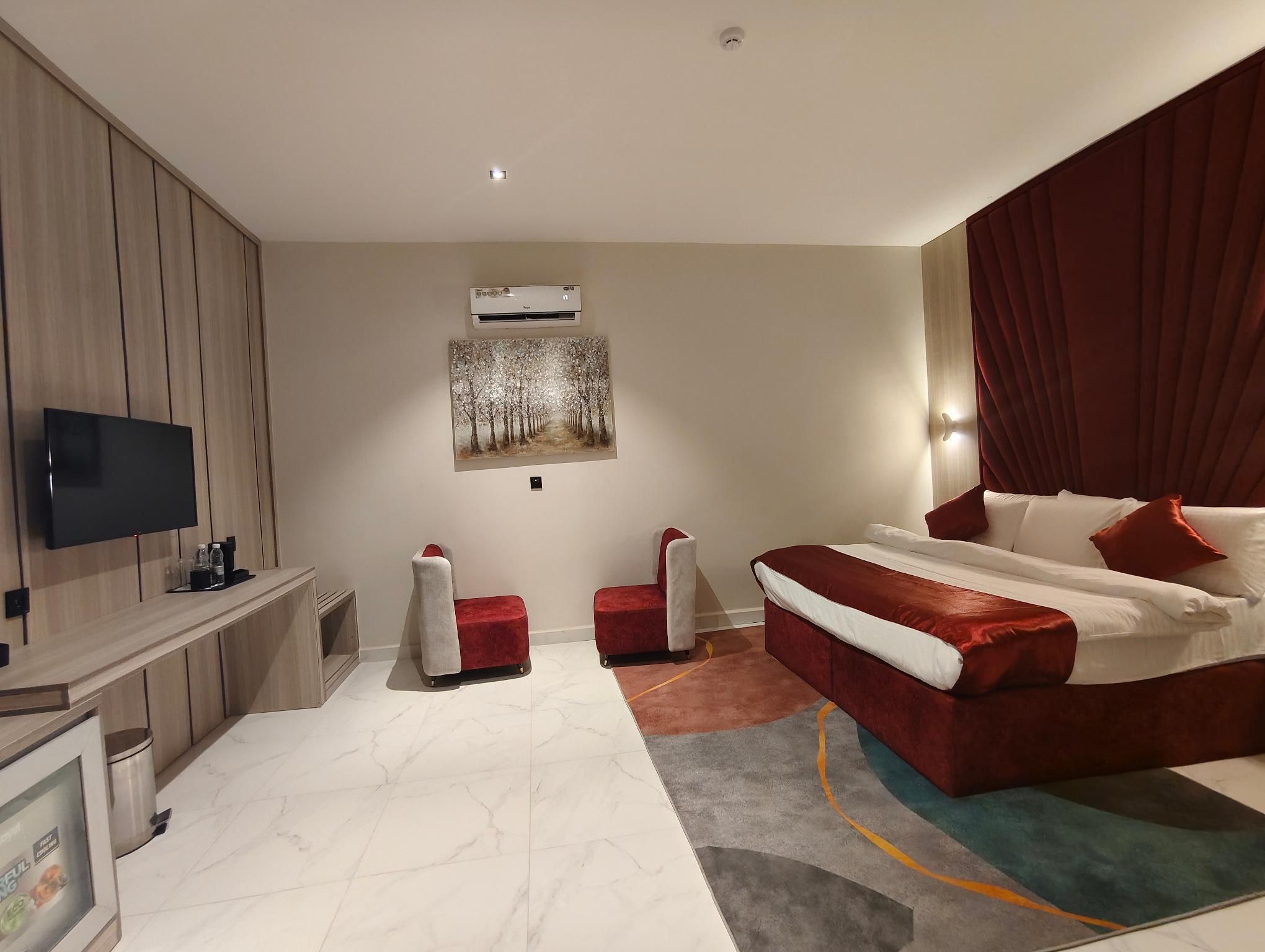 Deluxe Suite