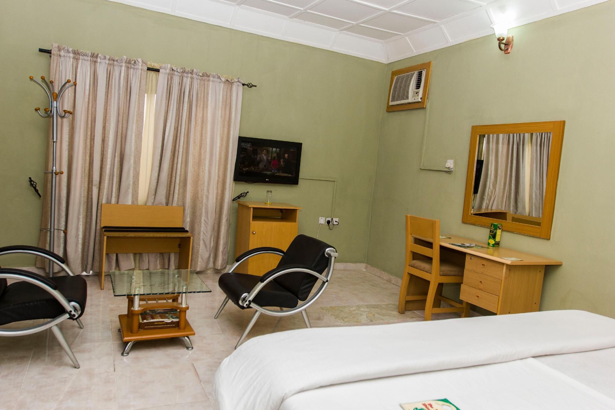 Diplomatic Suite