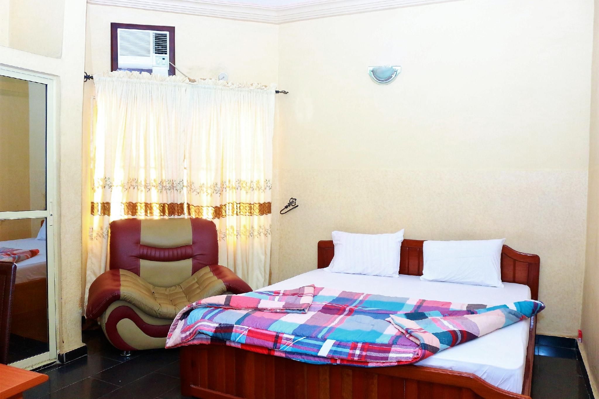 EMROSY HOTELS Superior Executive