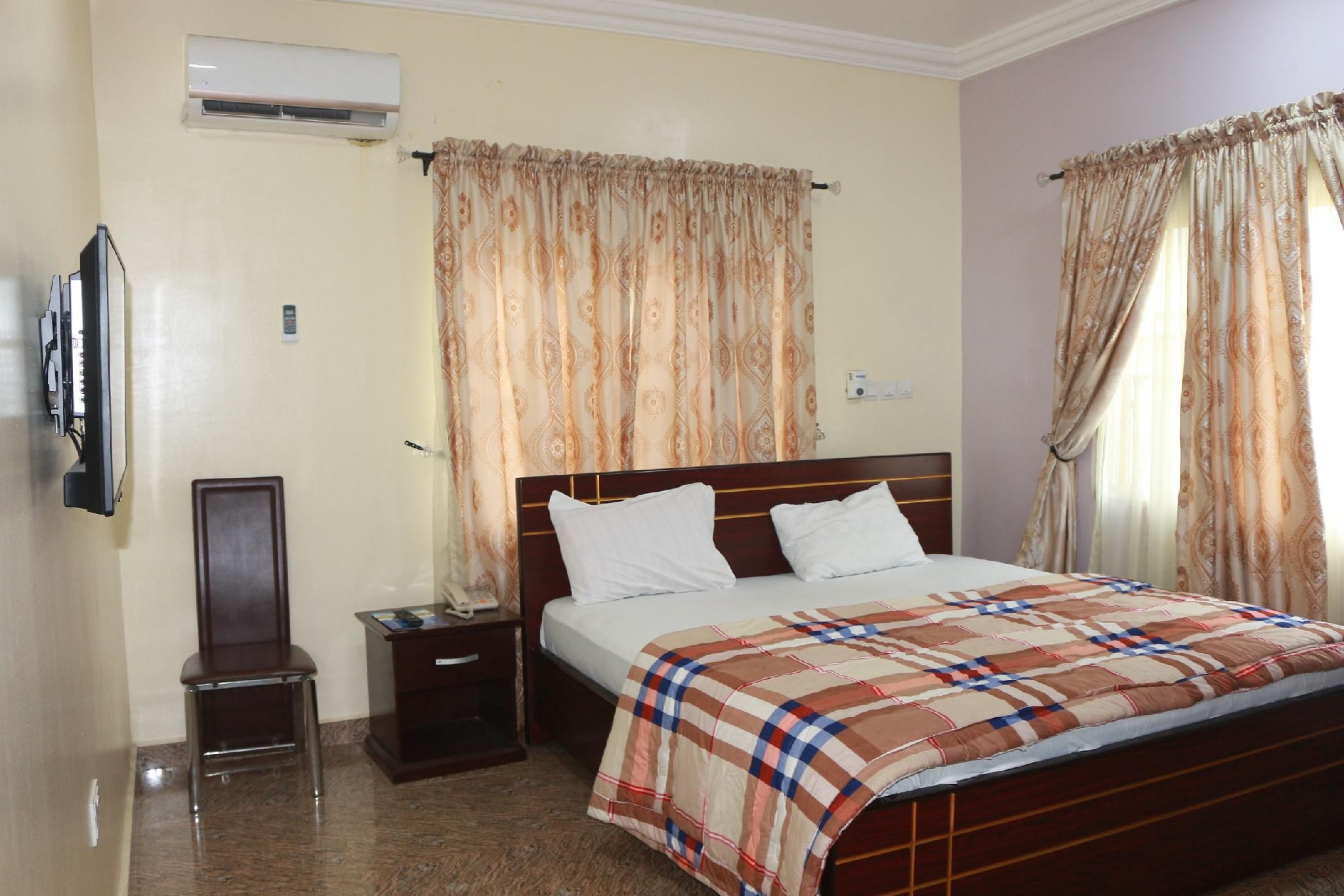 EMROSY HOTELS Royal Suite